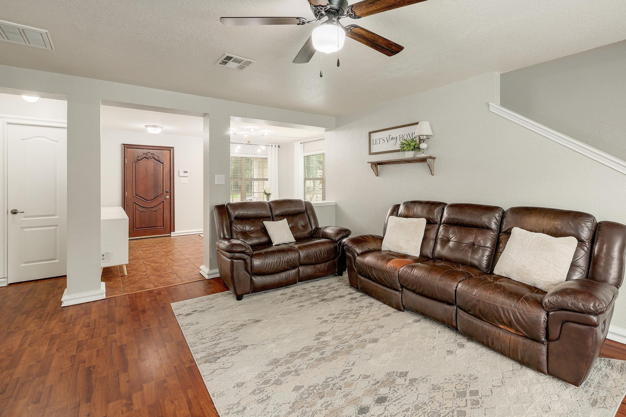 335  Mistletoe Ln, photo 6