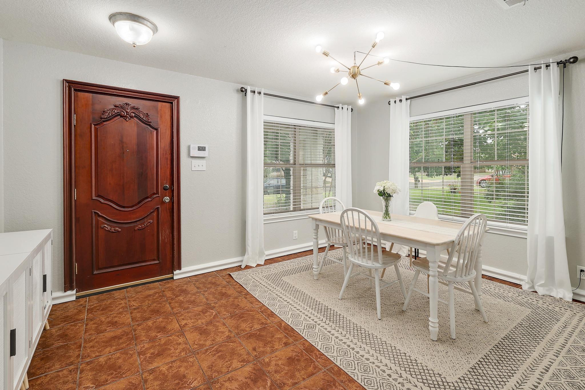 335  Mistletoe Ln, photo 7