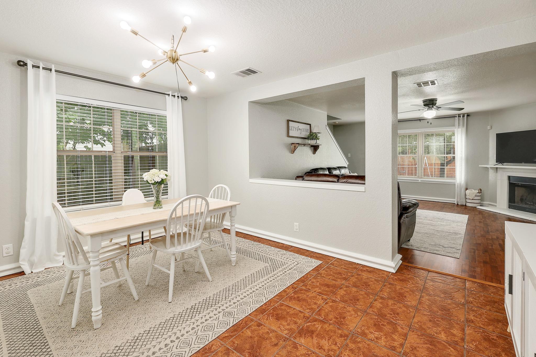 335  Mistletoe Ln, photo 8