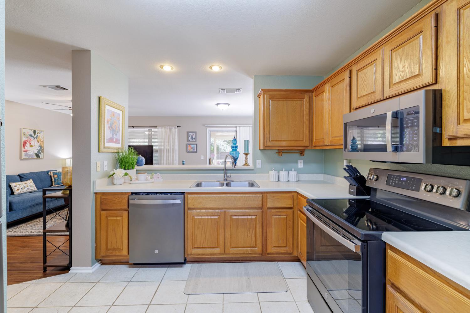 102  Whitewing Way, photo 12