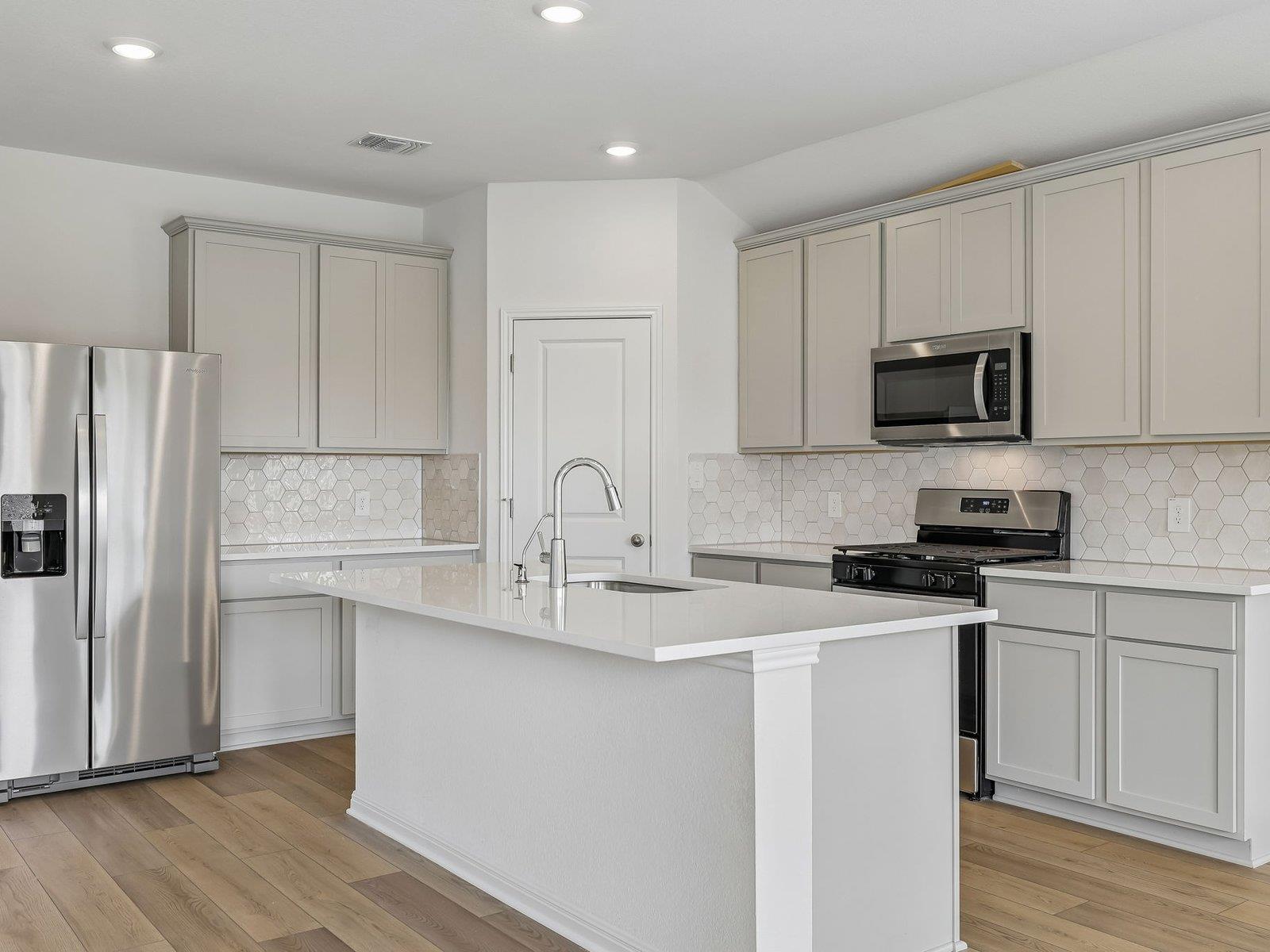 133  Leland Ave, photo 4