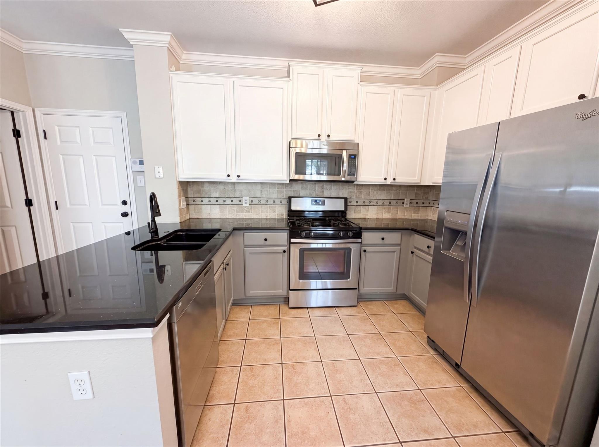 8518  Cahill Dr  #19, photo 2