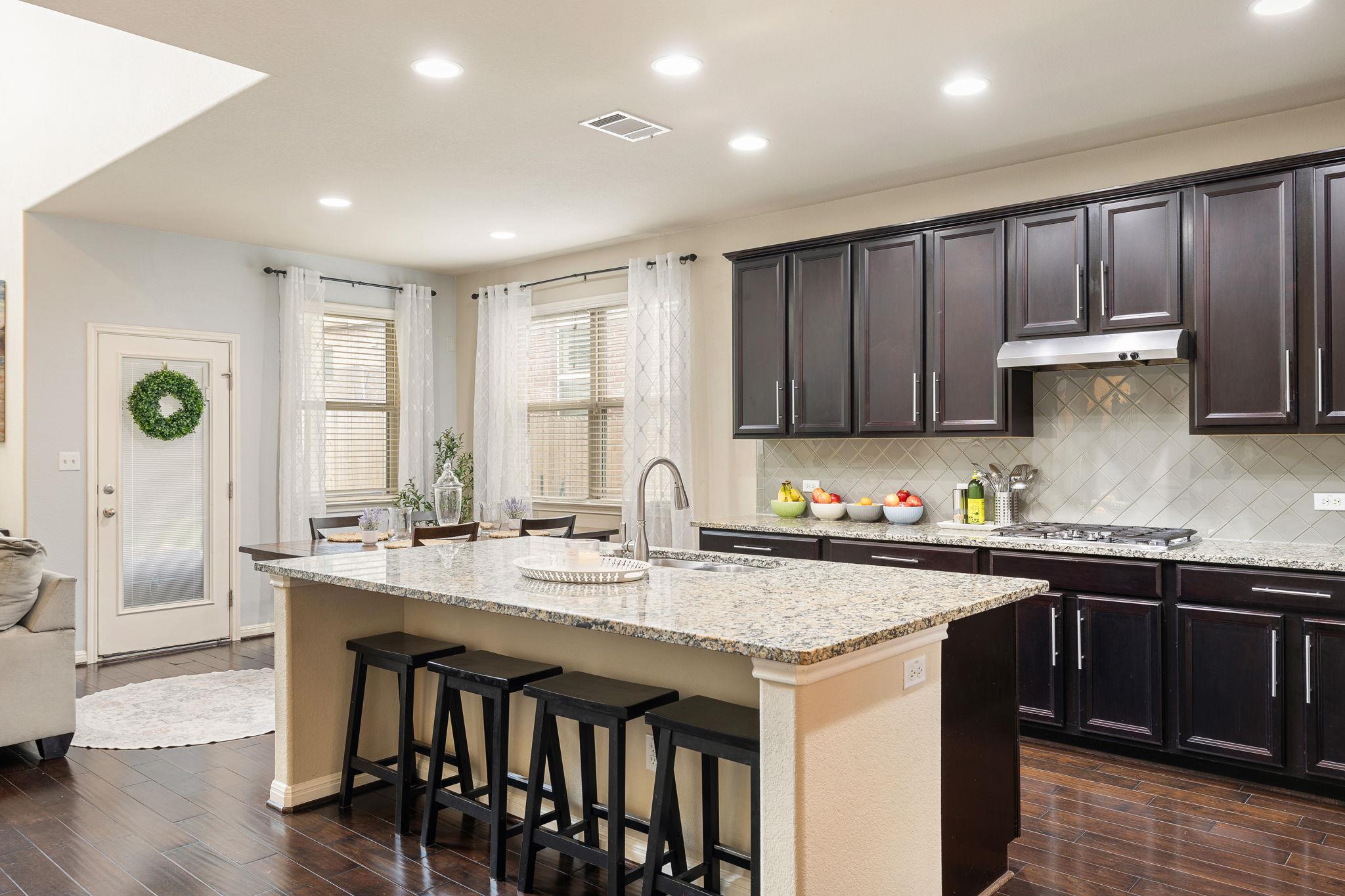 1143  Huntington Trl, photo 3