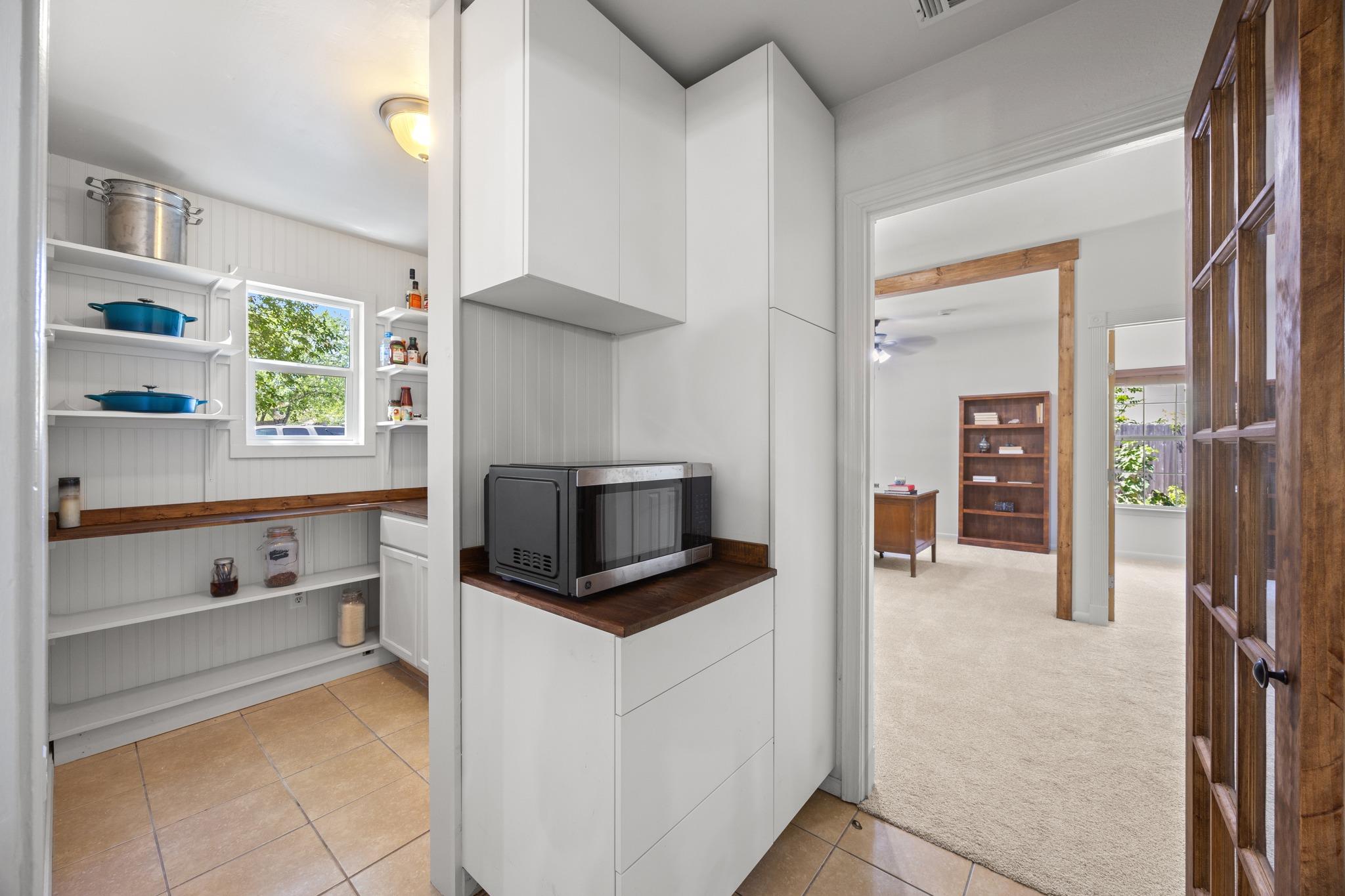 1910  Mirabeau St, photo 11