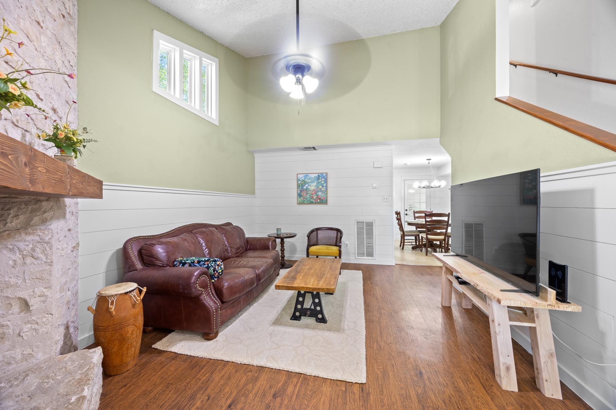 1910  Mirabeau St, photo 4