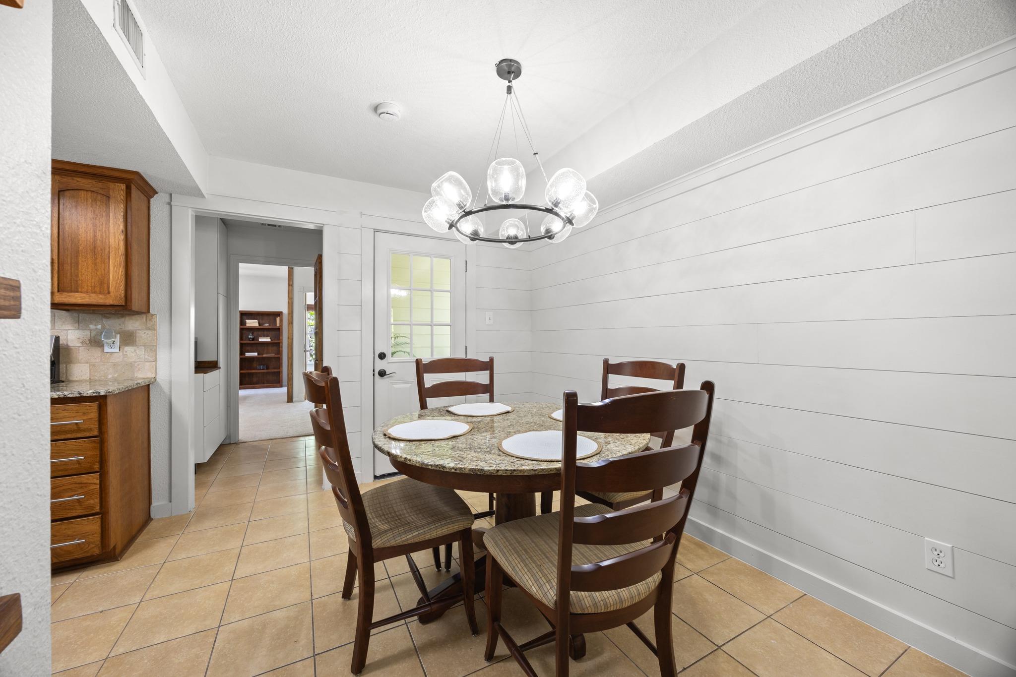 1910  Mirabeau St, photo 8