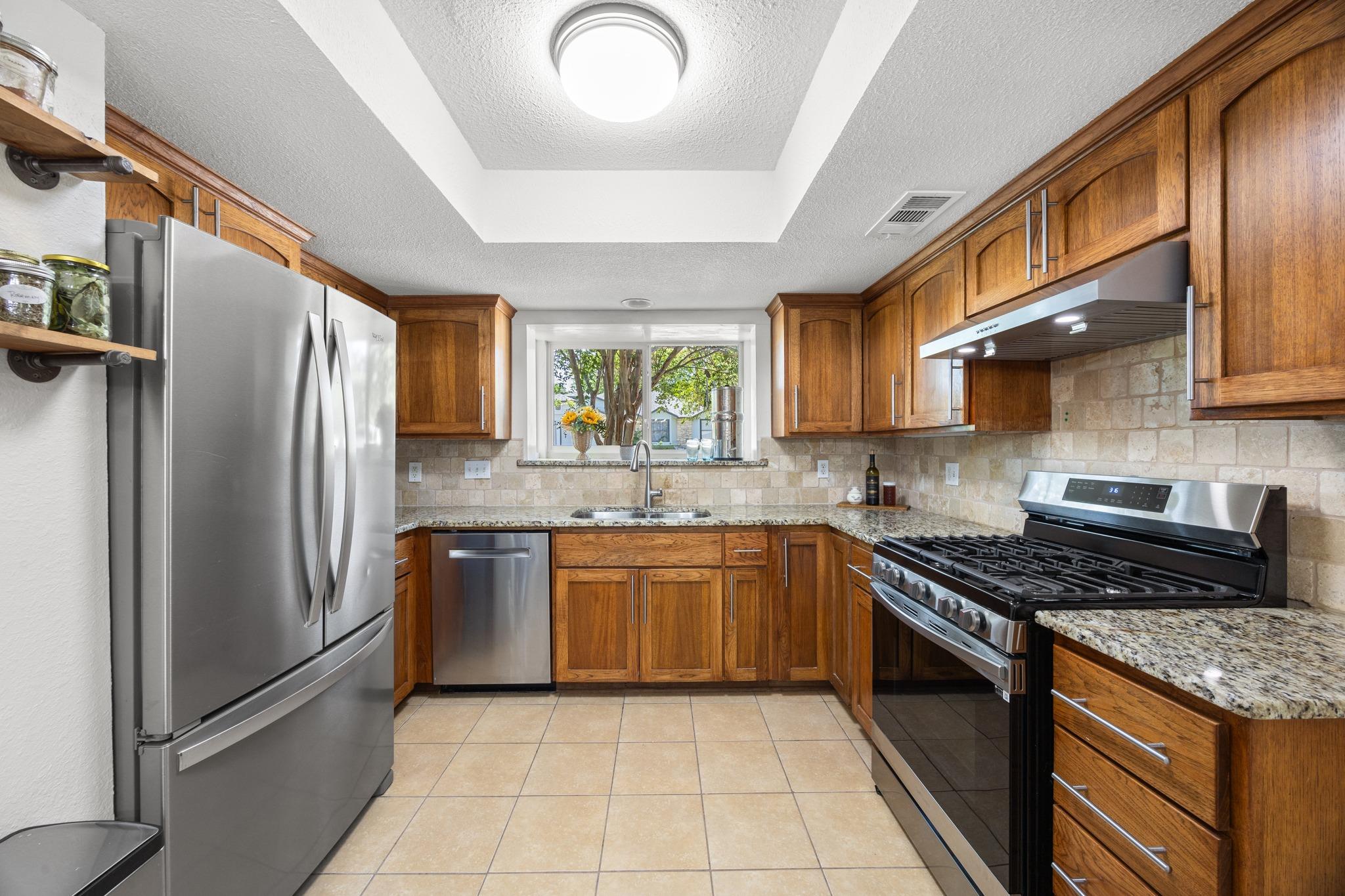 1910  Mirabeau St, photo 9
