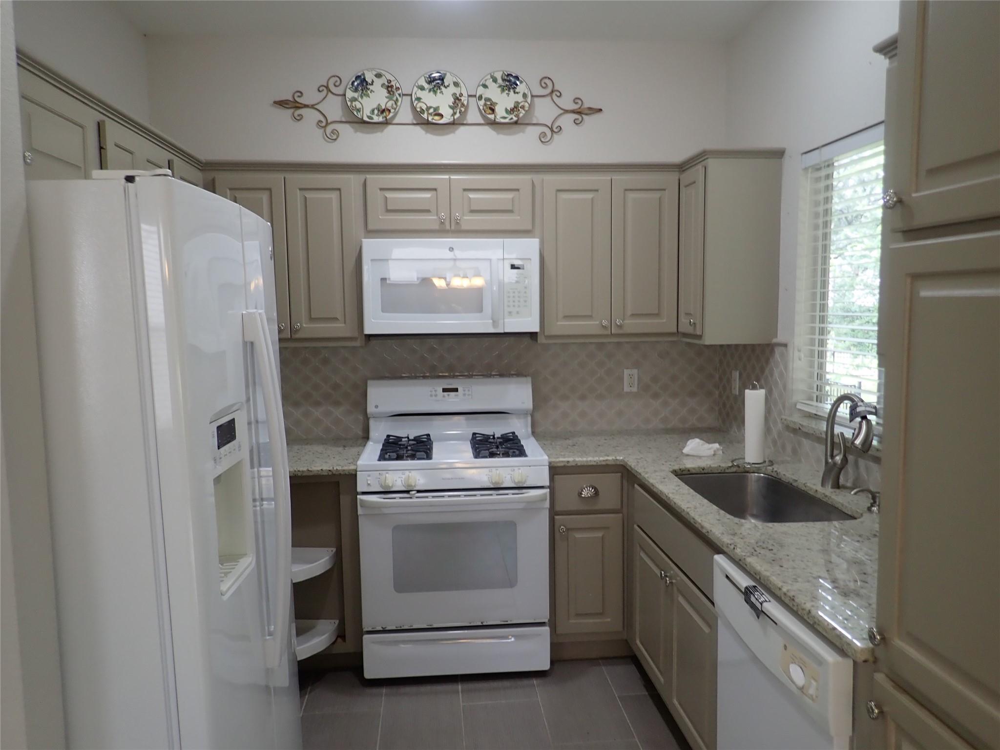 114  Plover Pass, photo 6