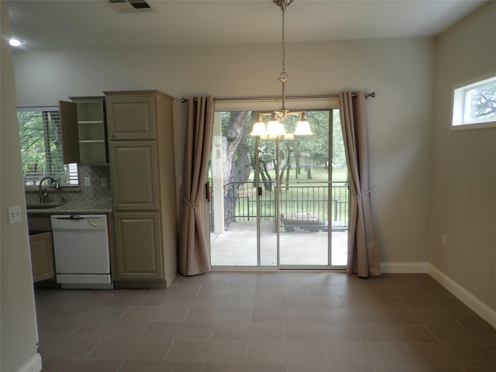 114  Plover Pass, photo 8