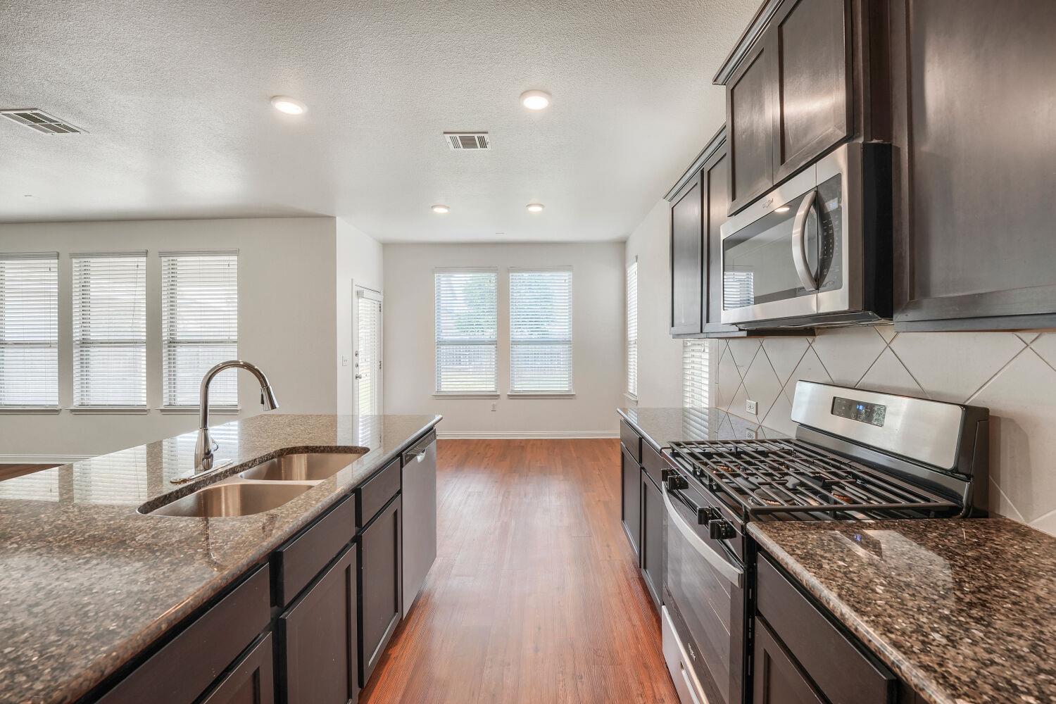 8106  Dampton Ln, photo 10