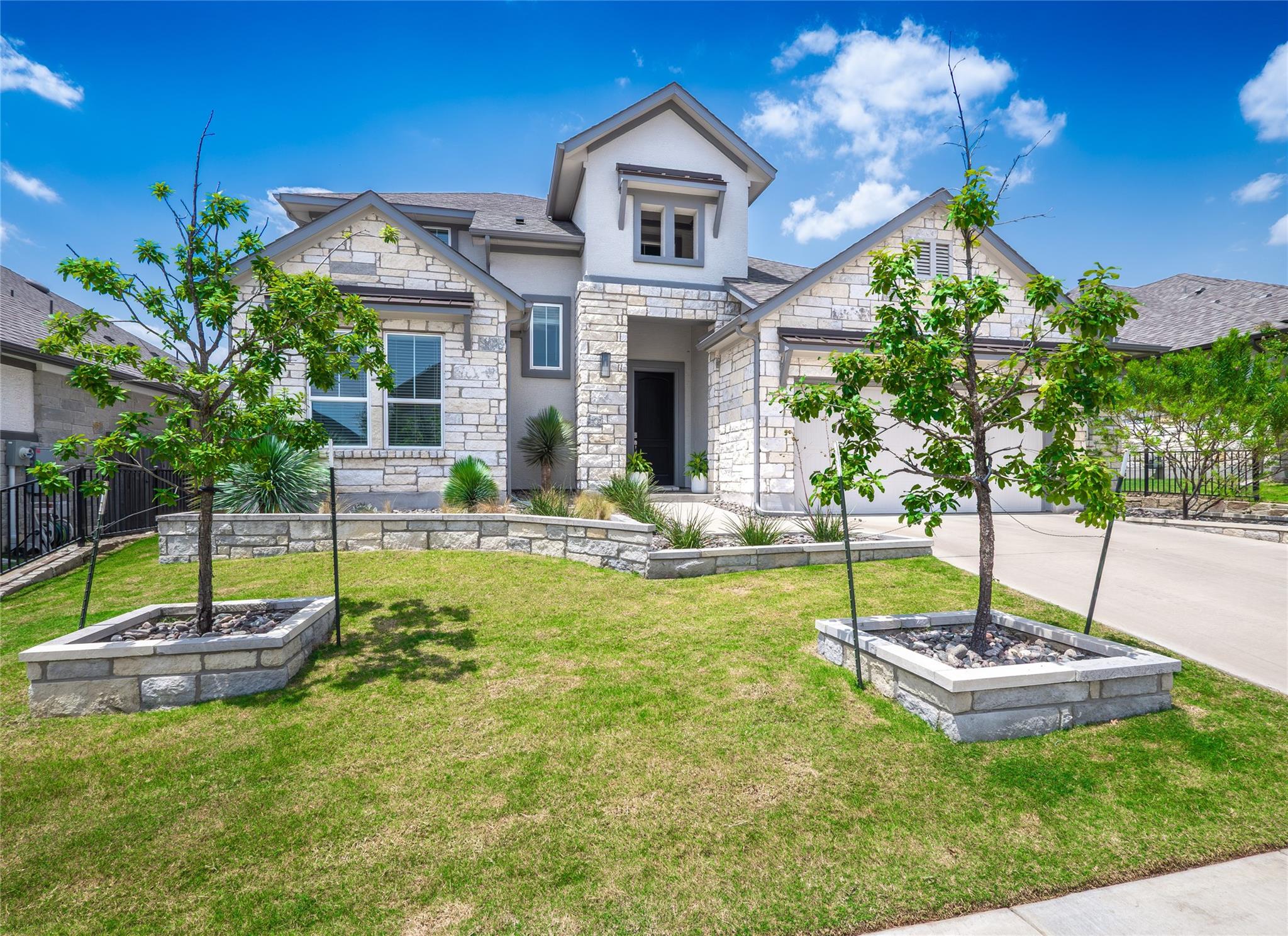 595  Wild Pecan Loop, photo 2