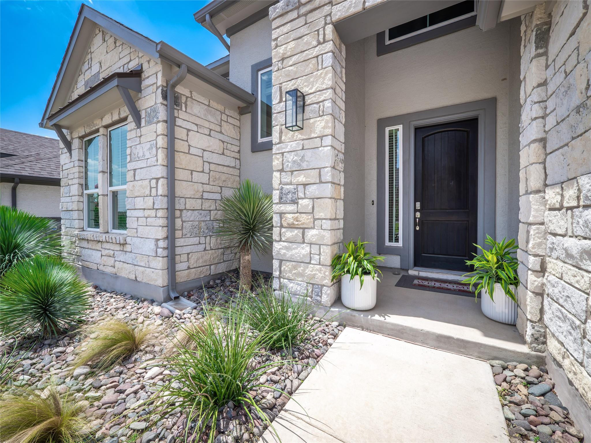 595  Wild Pecan Loop, photo 3