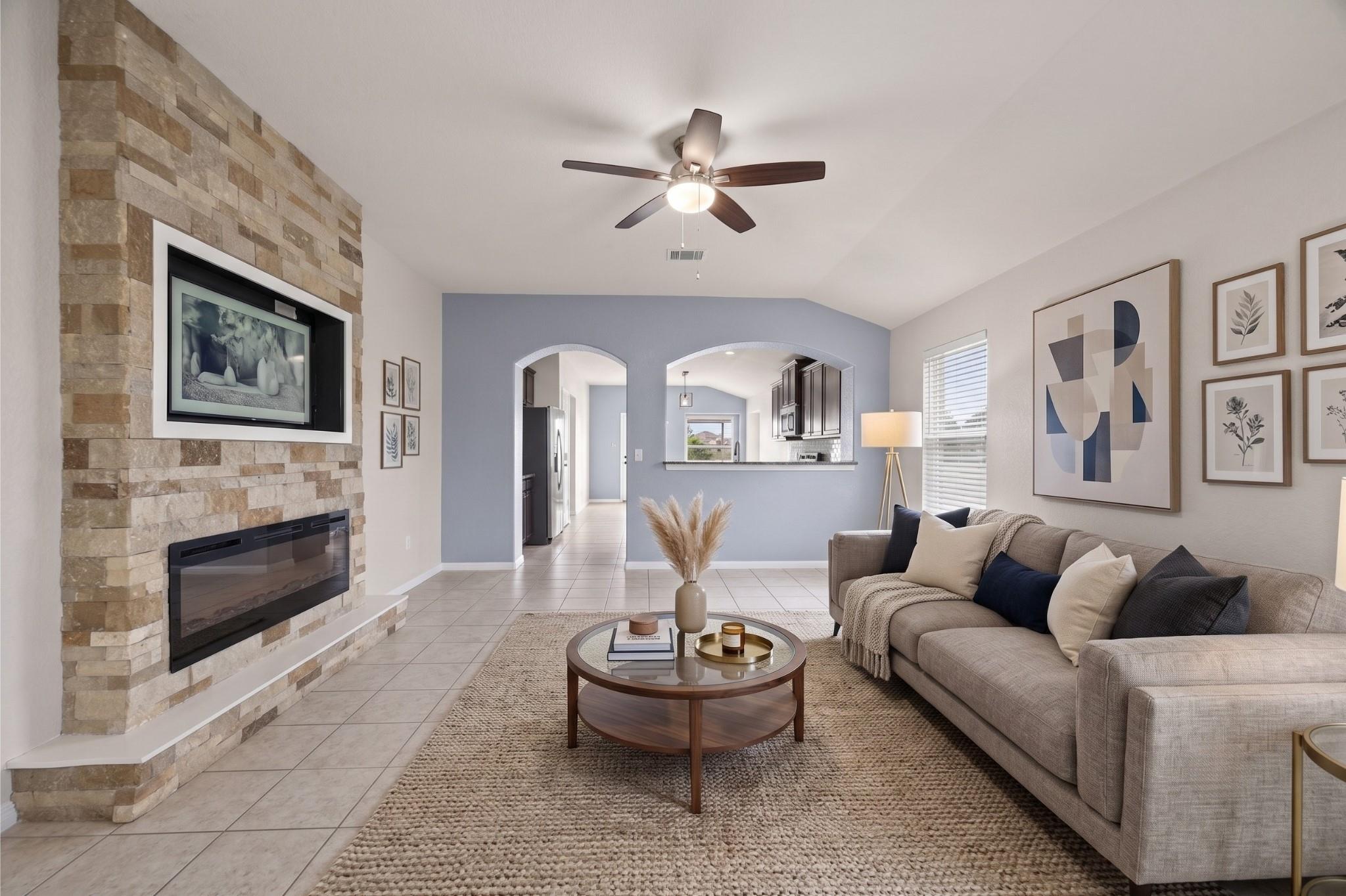 18519  Bandelier Dr, photo 3