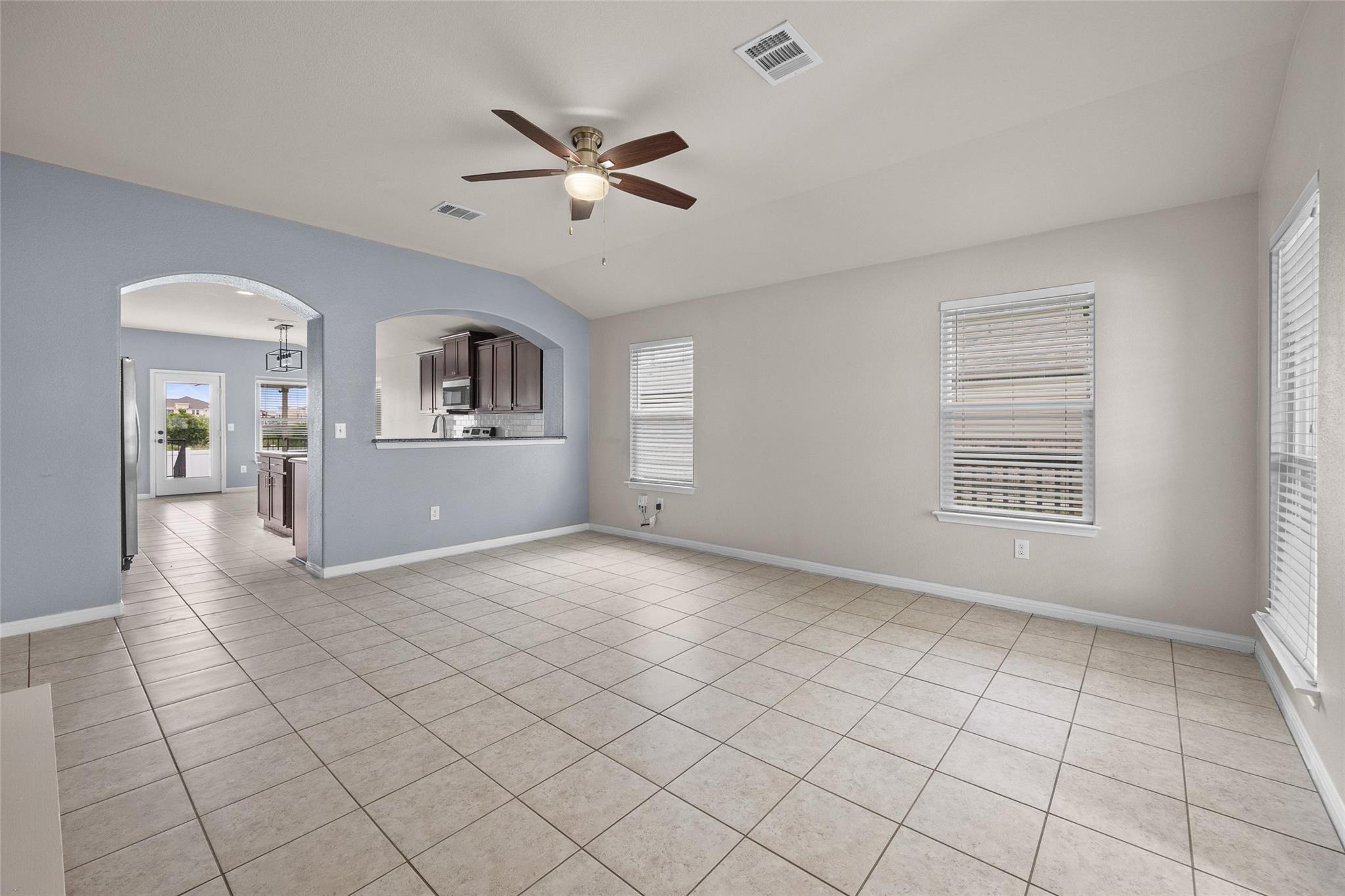 18519  Bandelier Dr, photo 5