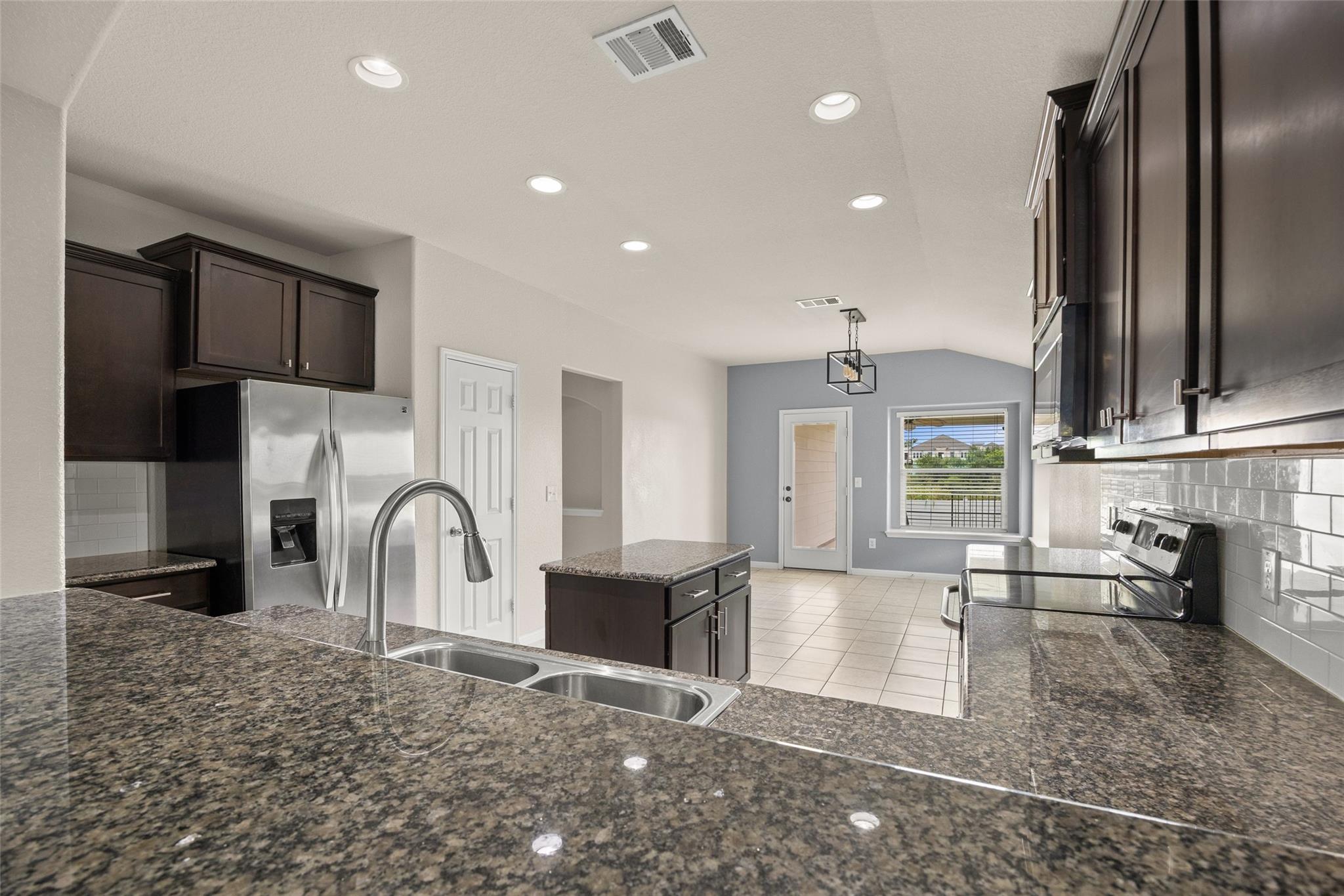 18519  Bandelier Dr, photo 7
