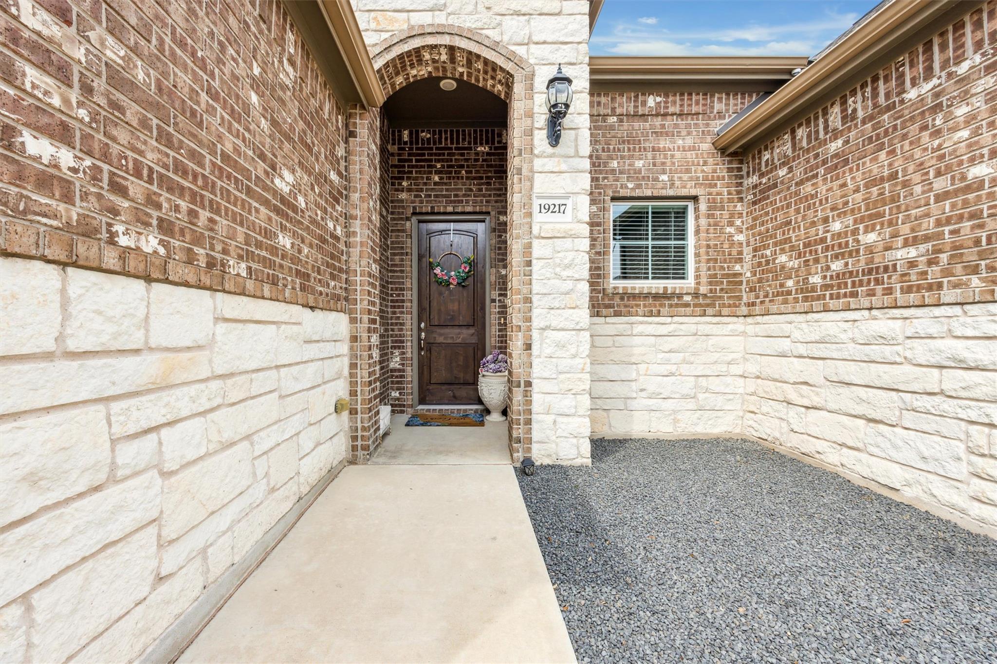 19217  Tristan Stone Dr, photo 2