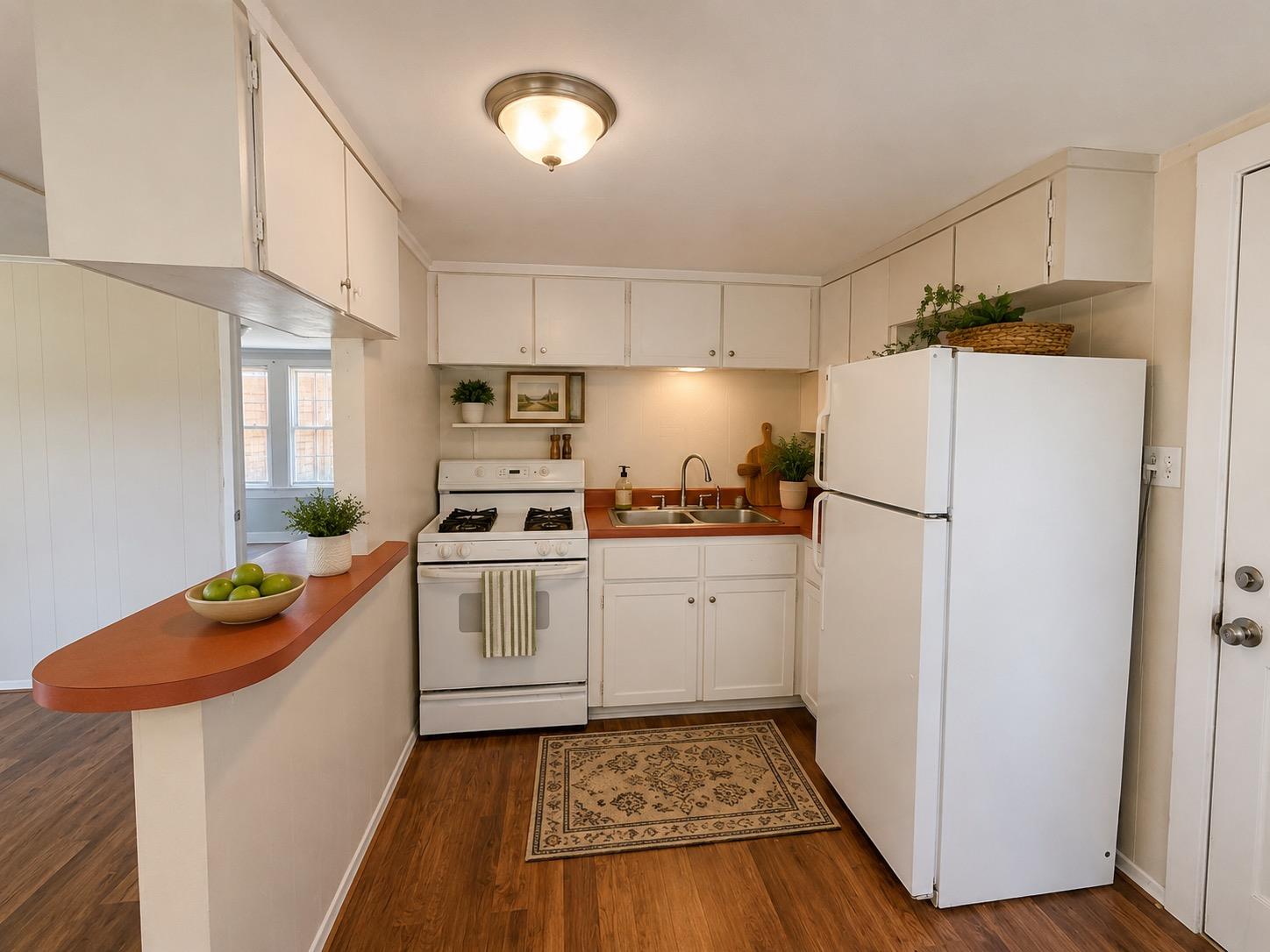 613  Peacock Ln, photo 4