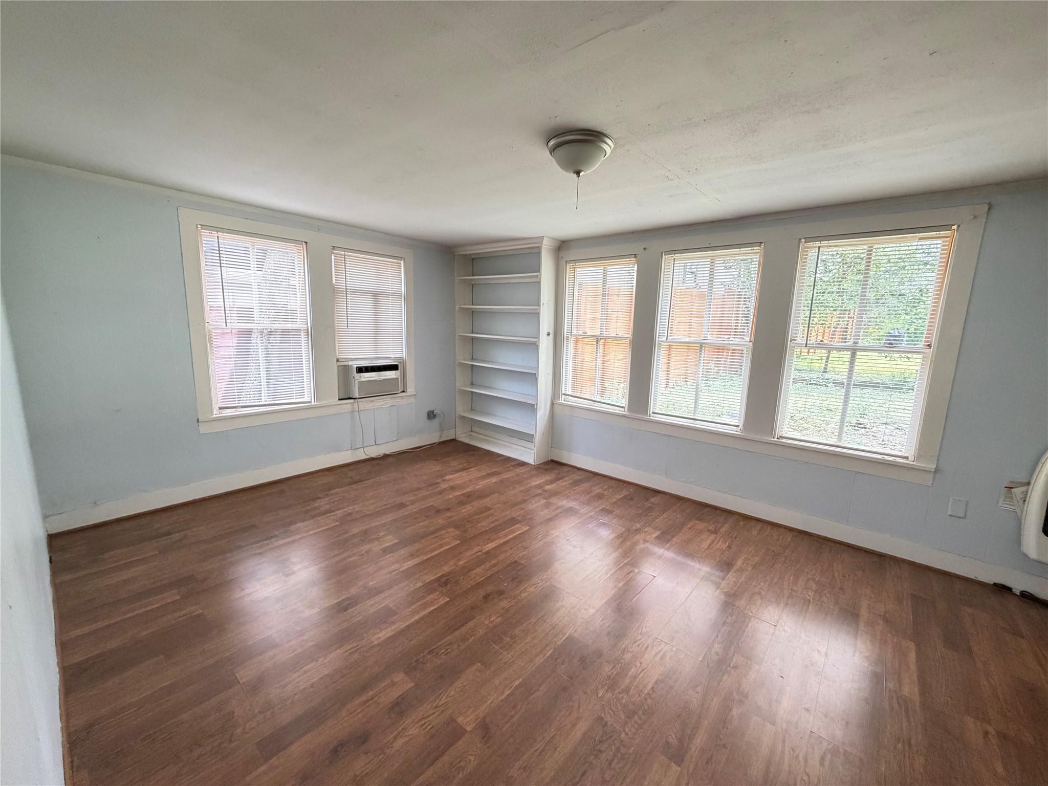 613  Peacock Ln, photo 6