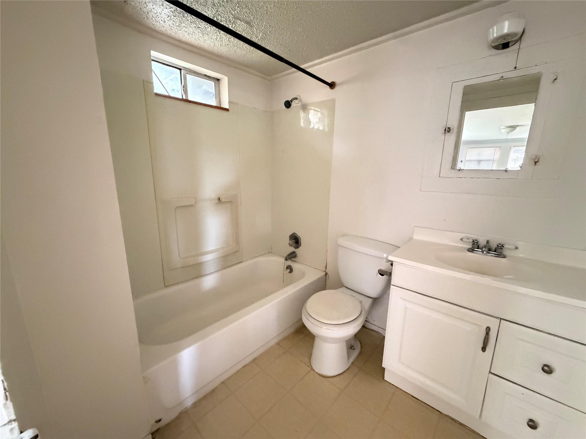 613  Peacock Ln, photo 8