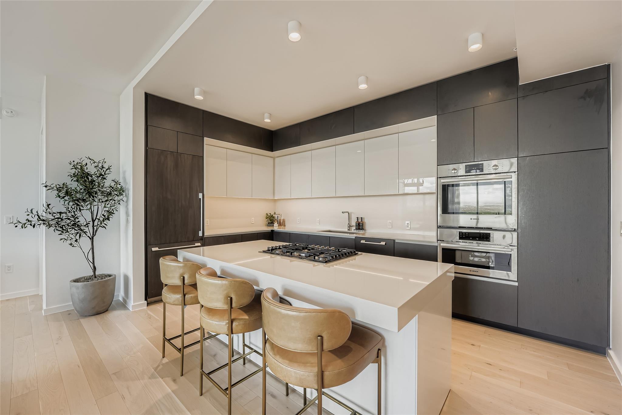 313 W 17th St  #1404, photo 4