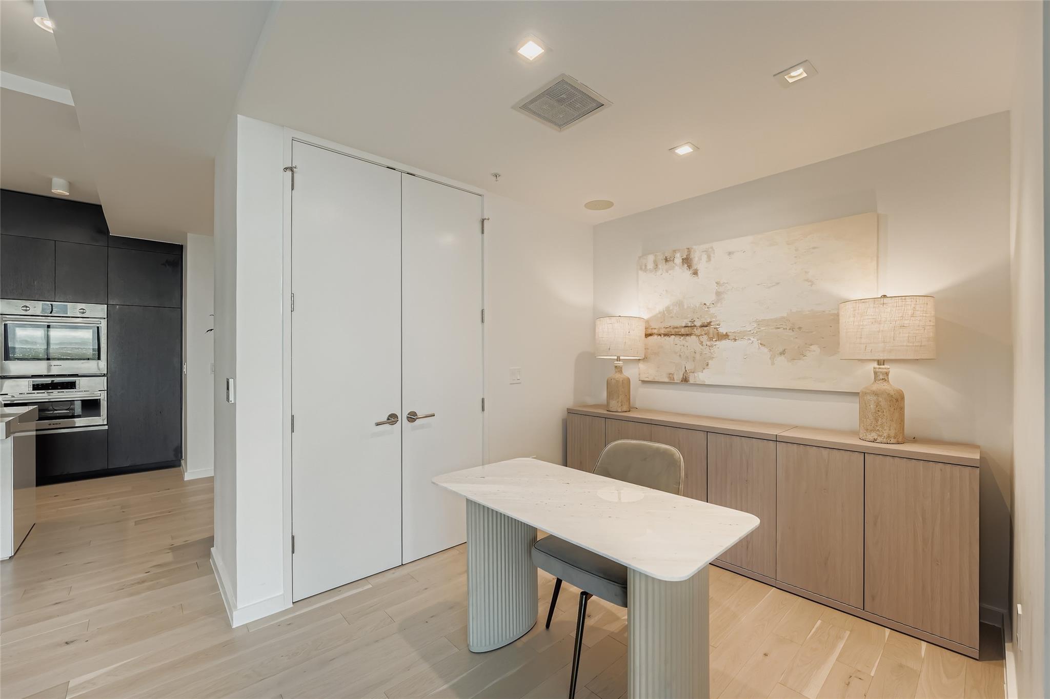 313 W 17th St  #1404, photo 9