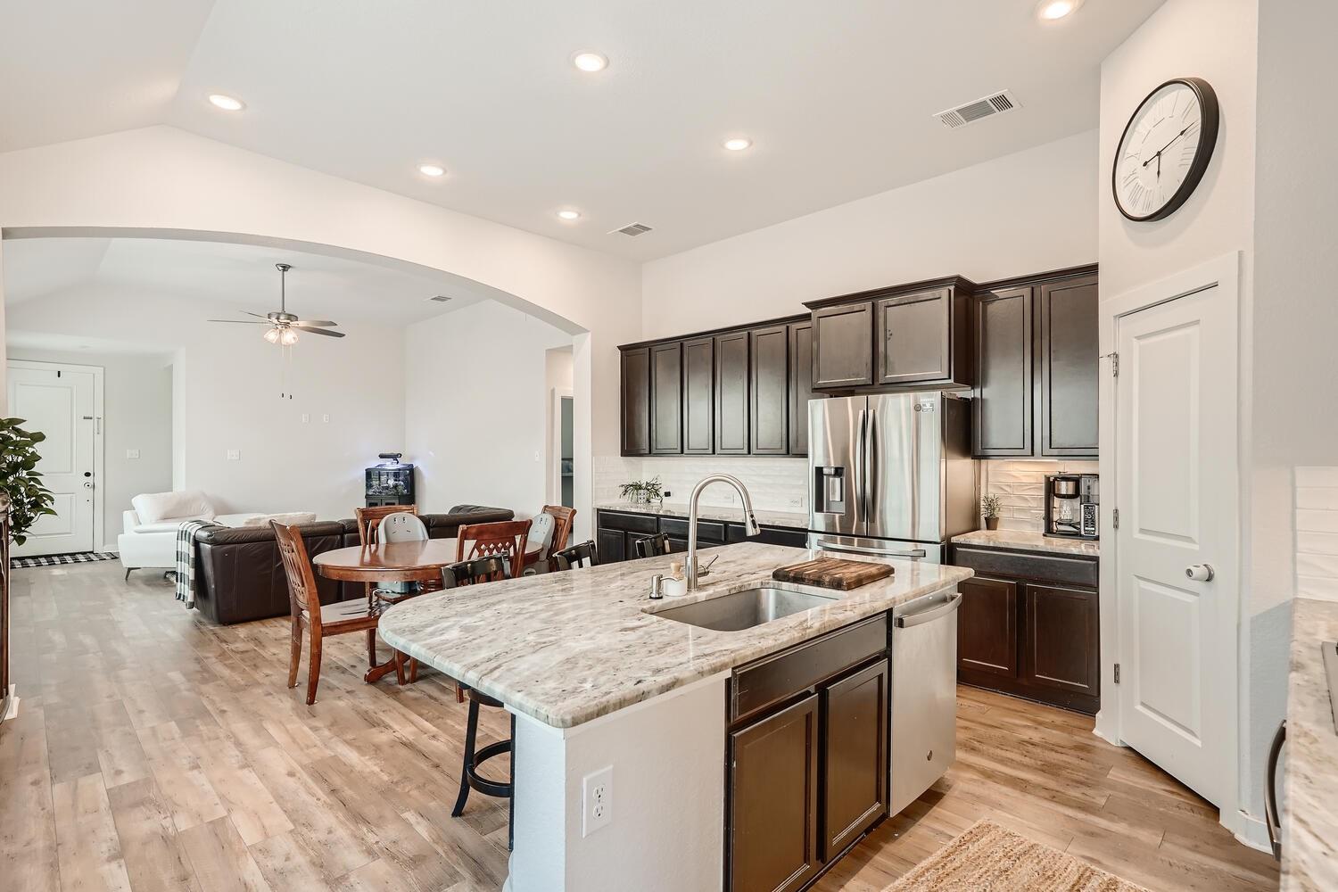231  Spinnaker Loop, photo 9