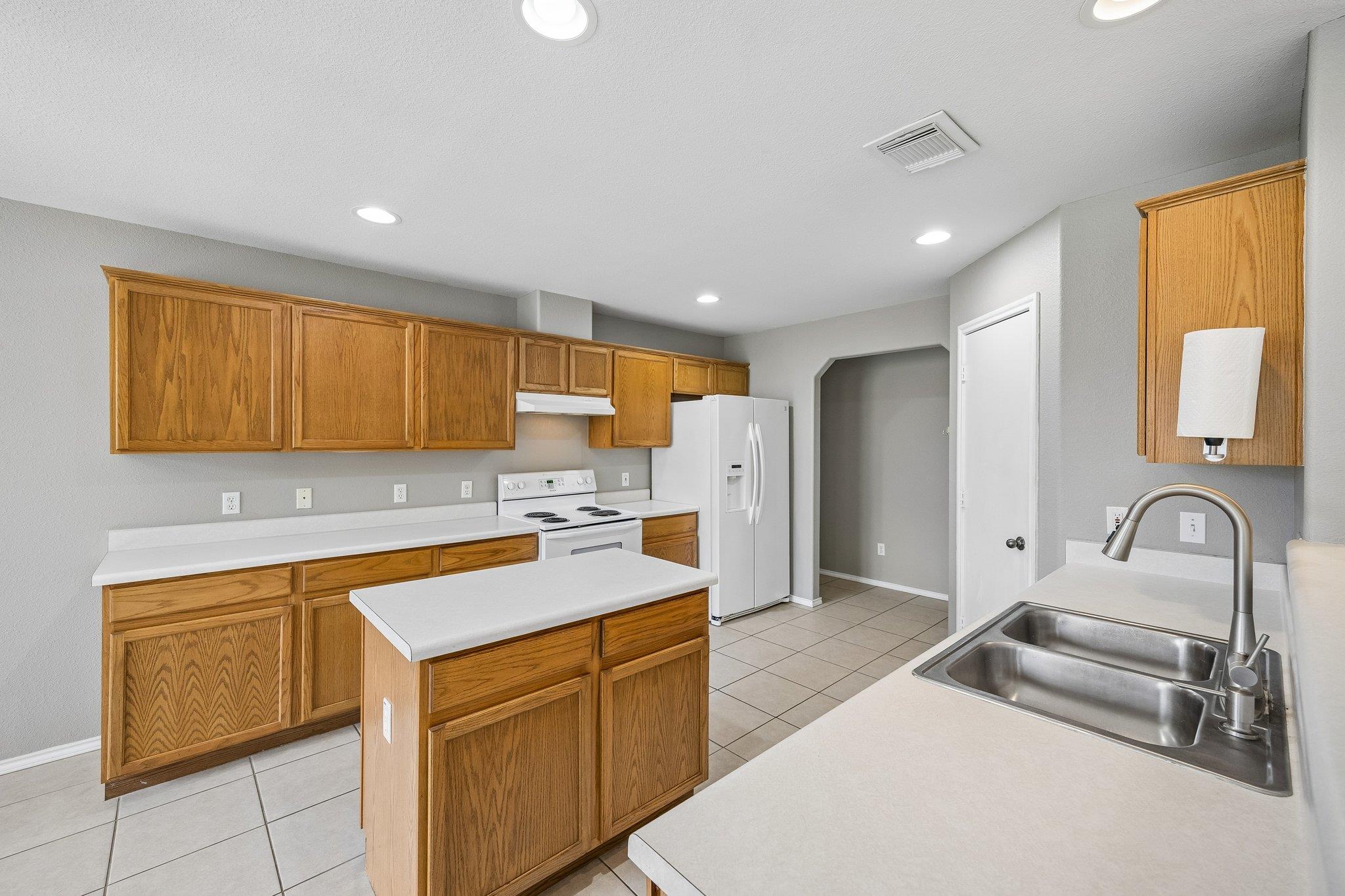 20701  Camel Back St, photo 12