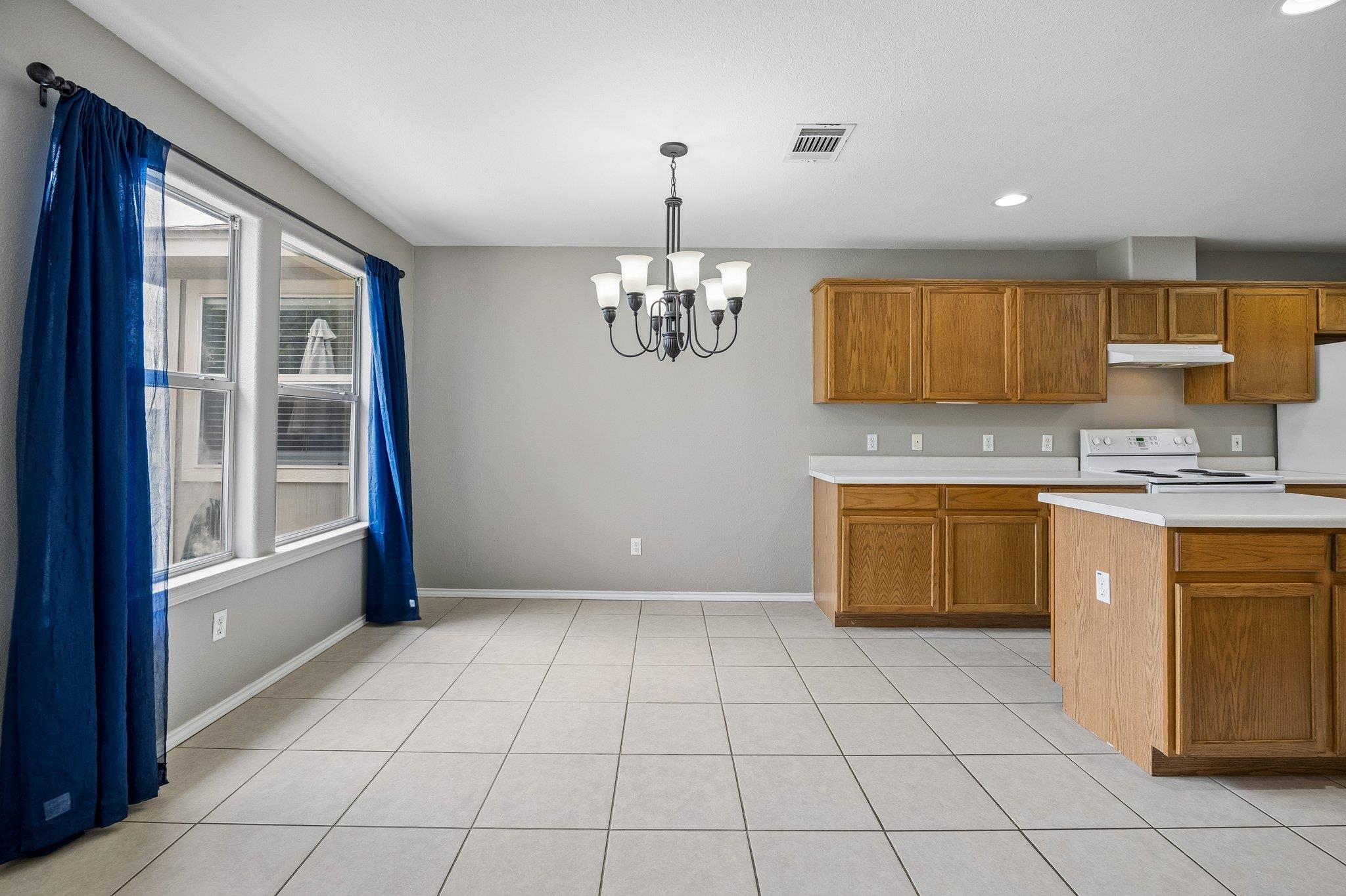 20701  Camel Back St, photo 10