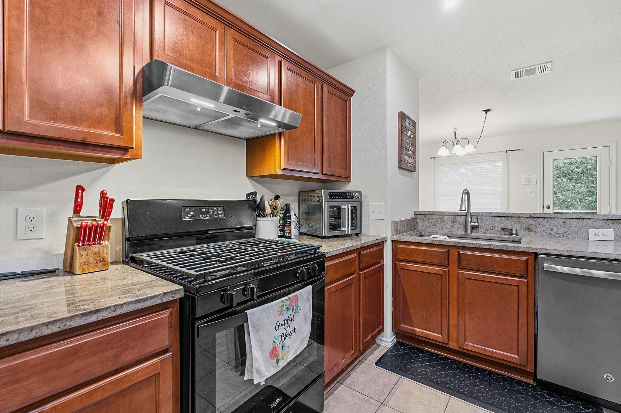 18512  Great Falls Dr, photo 4