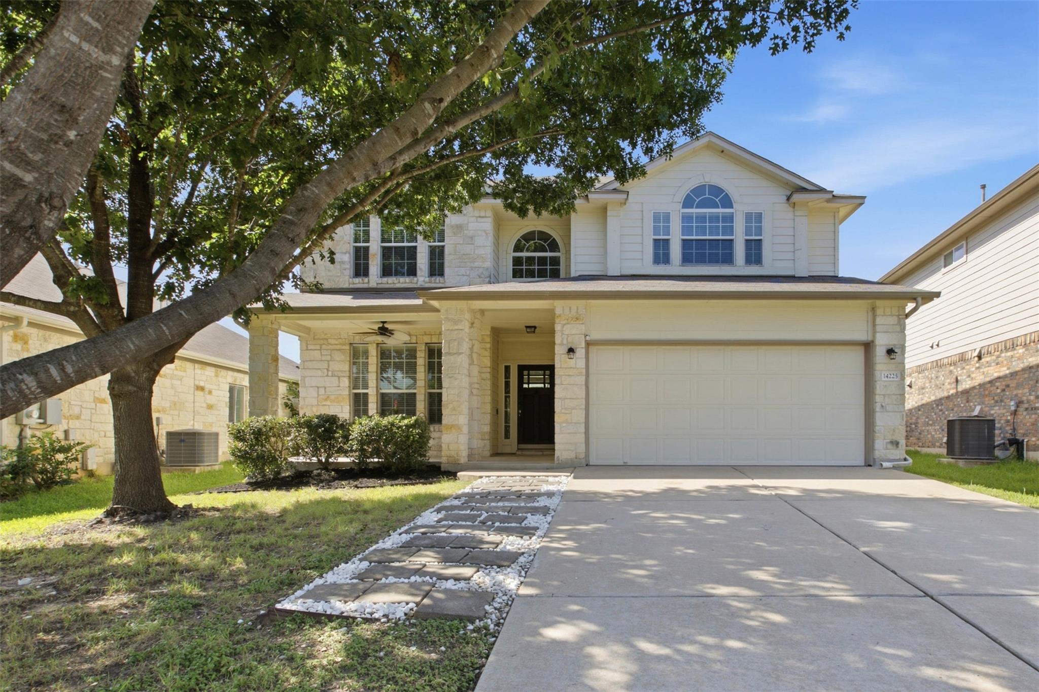 14225  Canyon Trl, photo 2