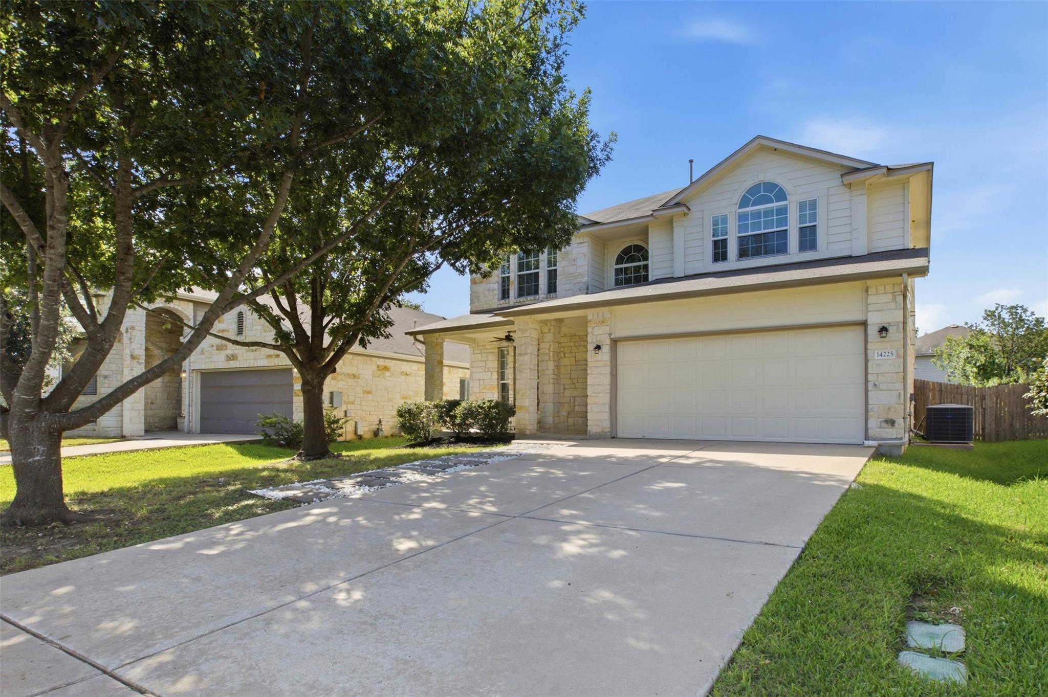 14225  Canyon Trl, photo 3