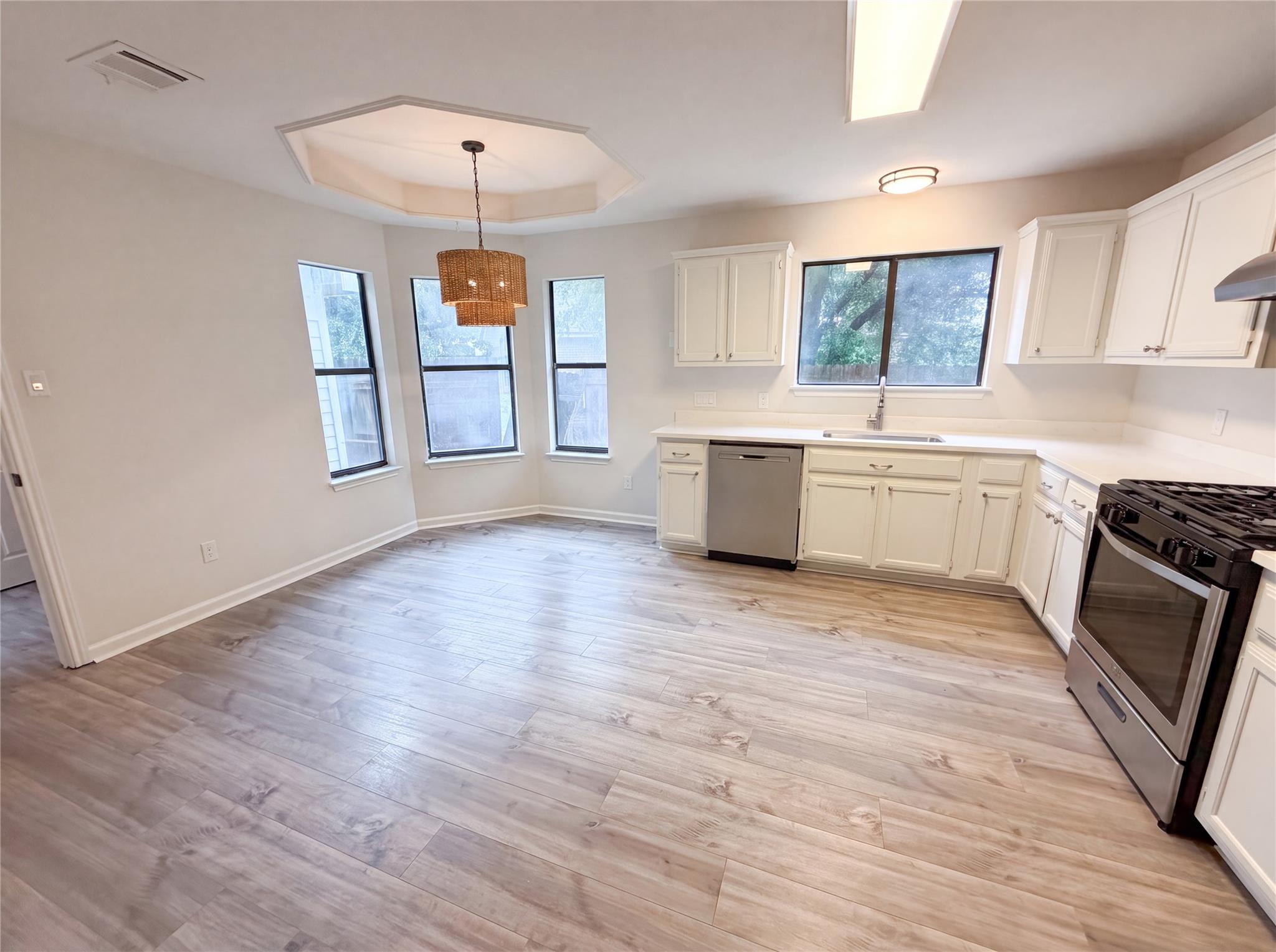 1517  River Oak Dr, photo 3