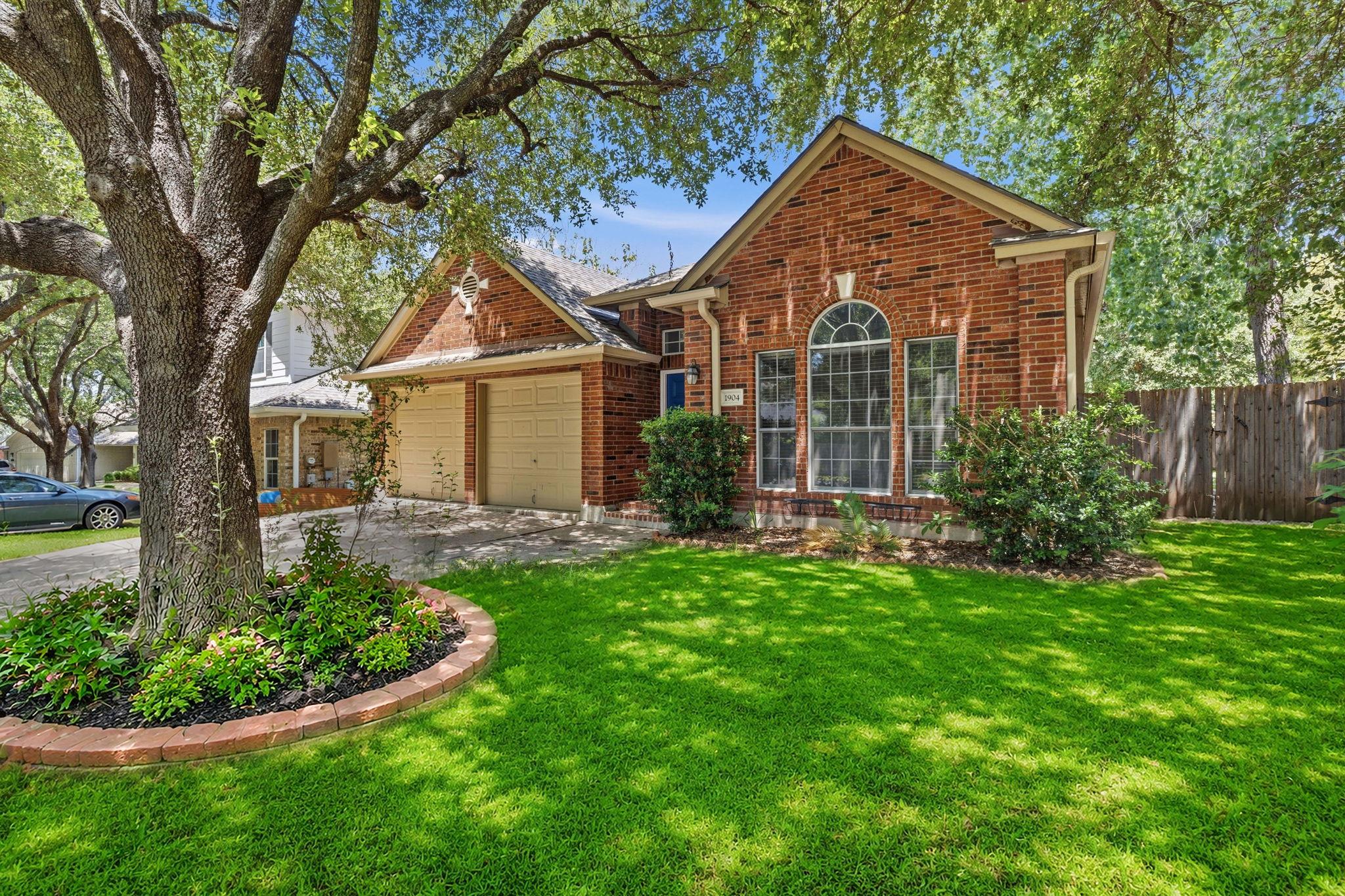1904  Montana Sky Dr, photo 2