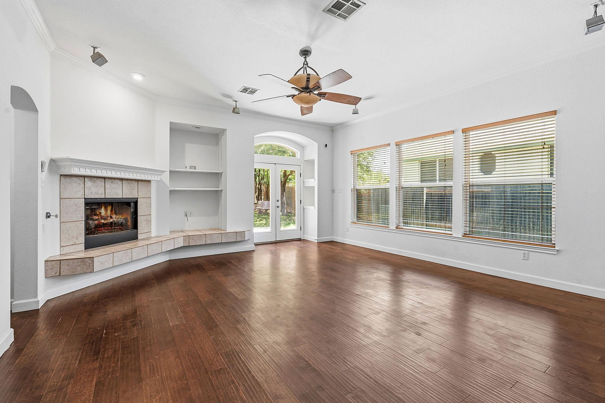 1904  Montana Sky Dr, photo 3