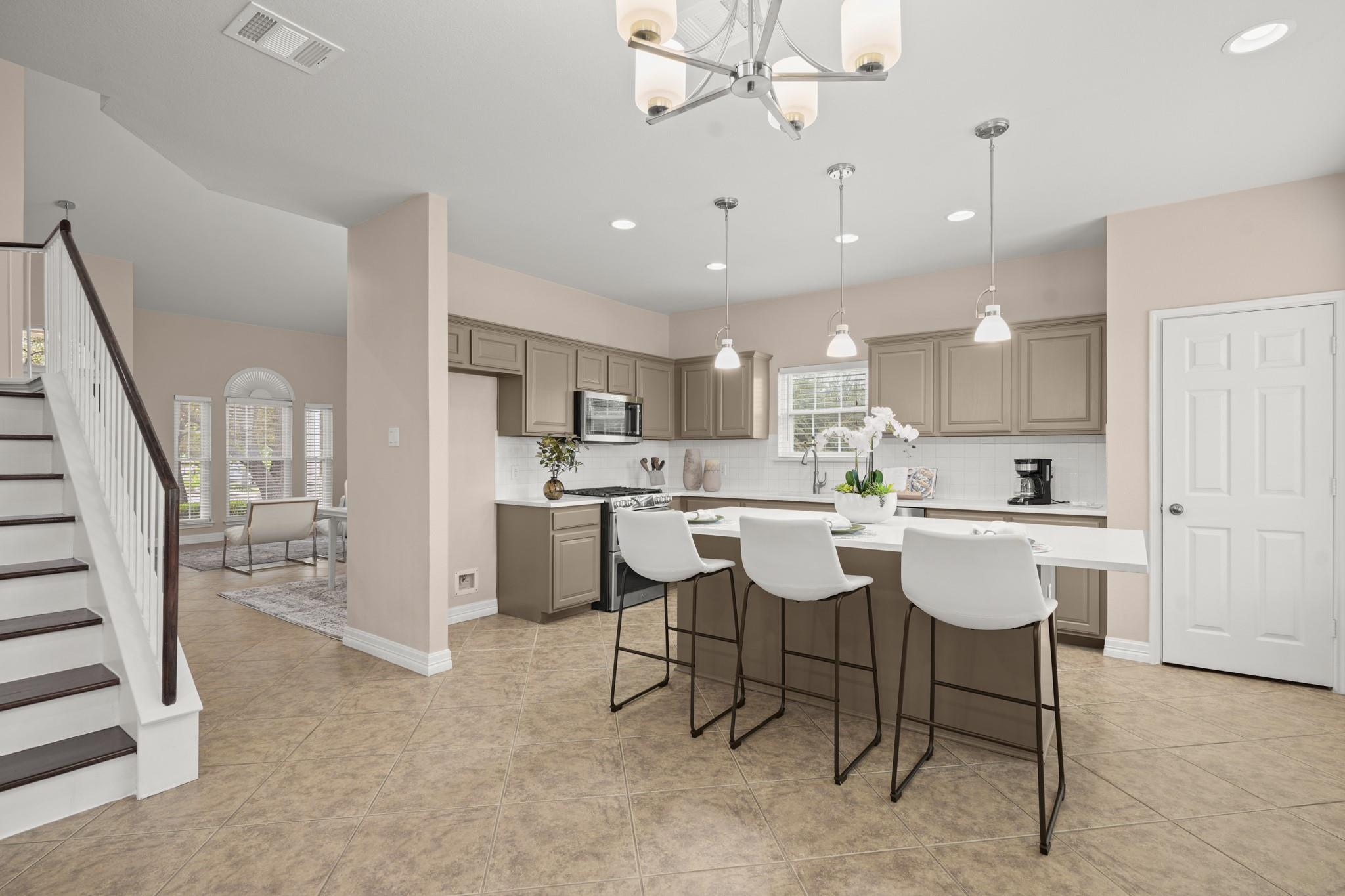 9321  Queens Park Cv, photo 11