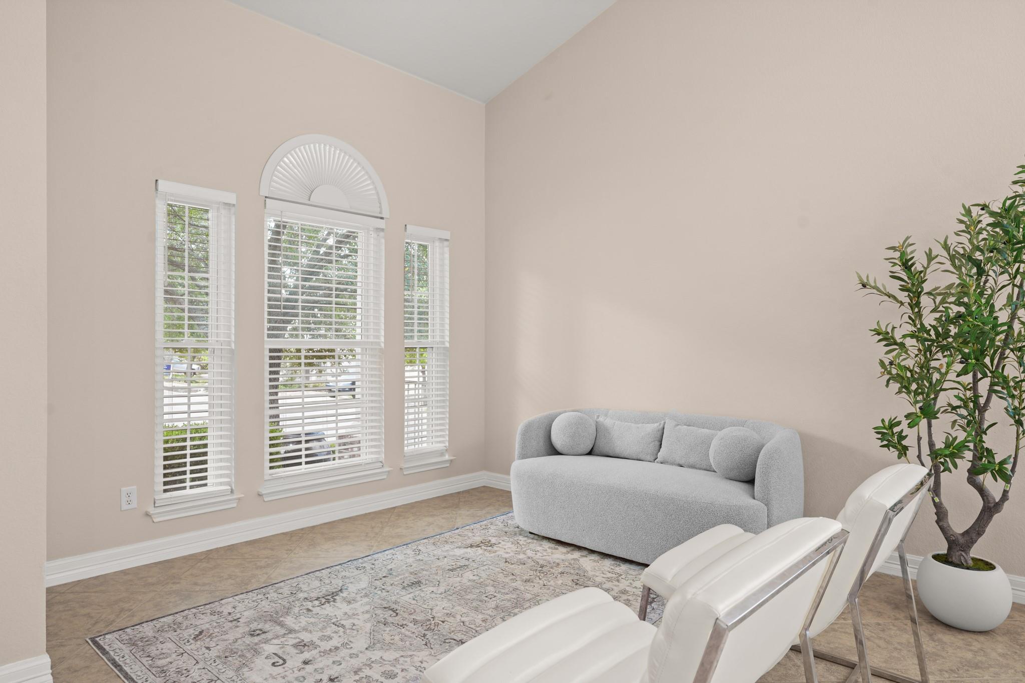 9321  Queens Park Cv, photo 6