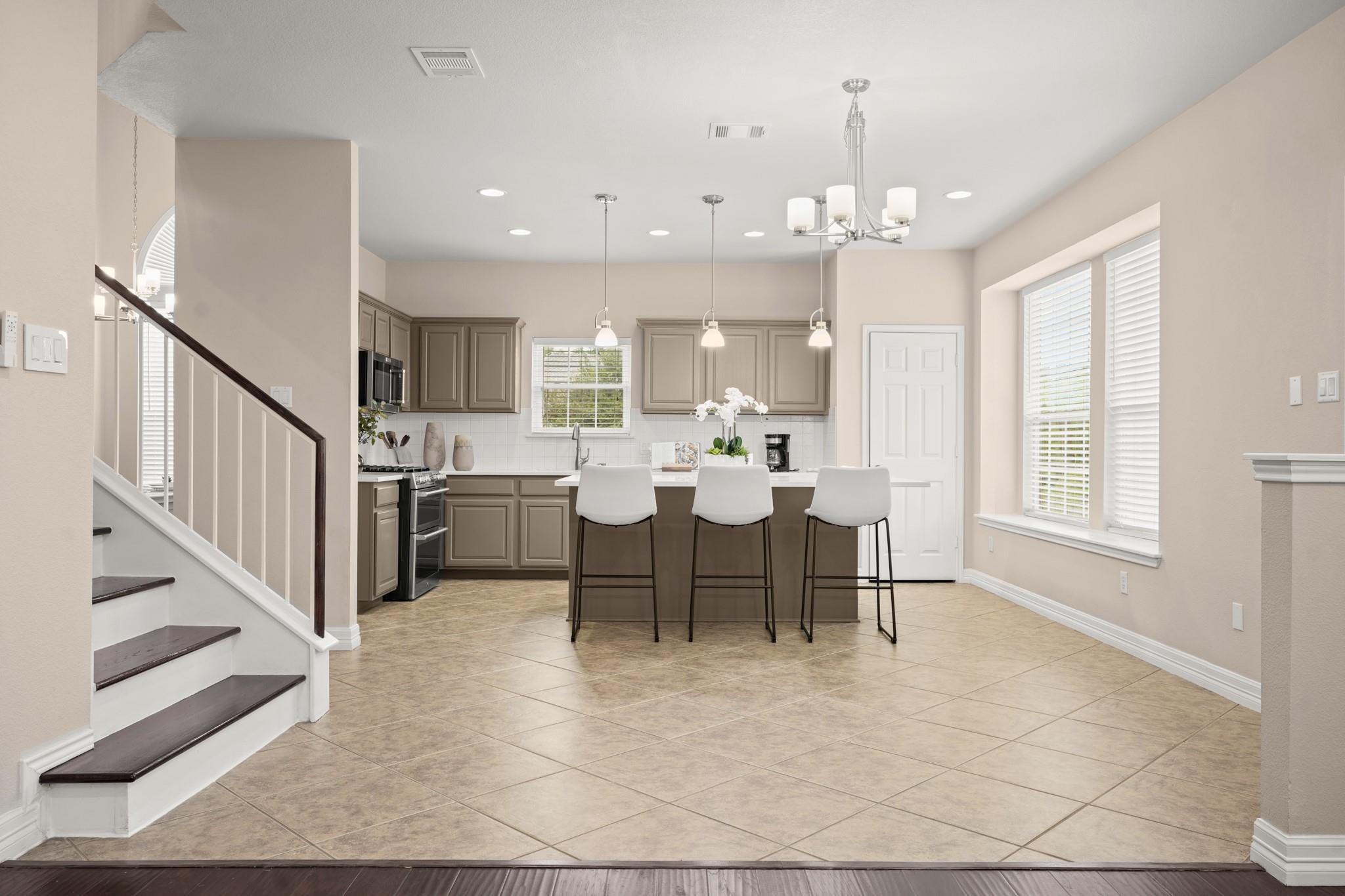 9321  Queens Park Cv, photo 10
