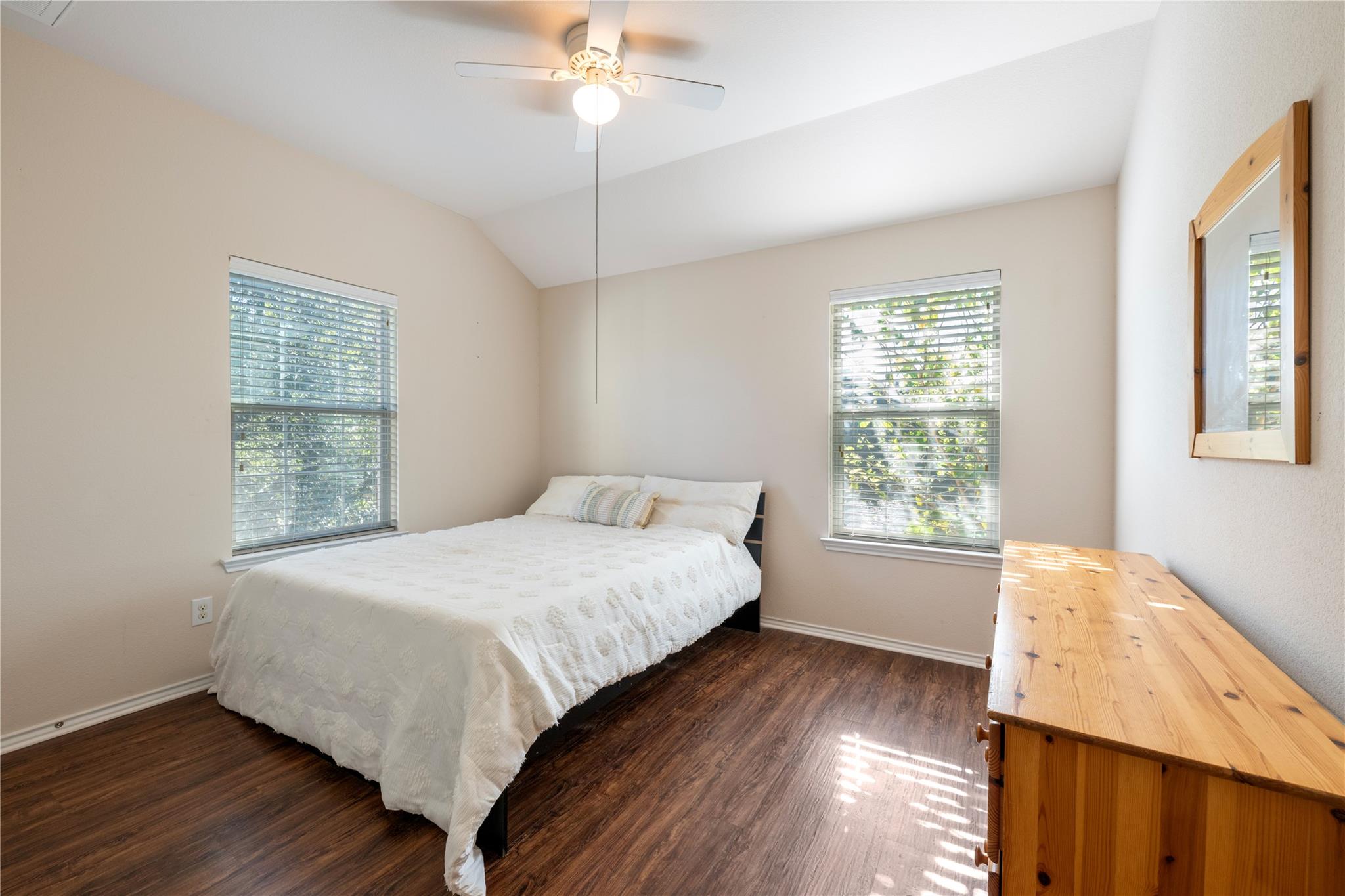 708  Marc Taylor Dr, photo 4