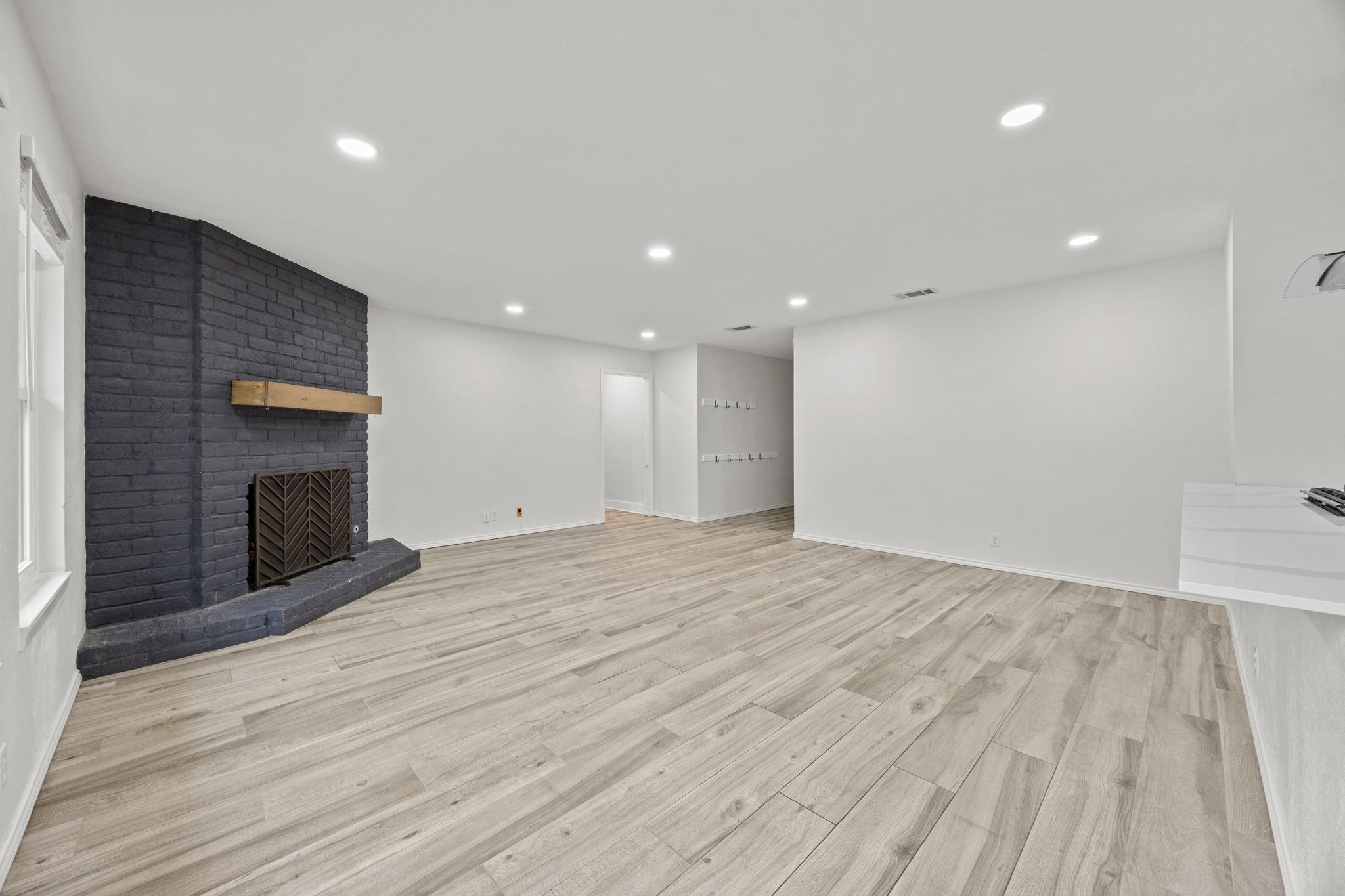 608  Andover Dr, photo 8