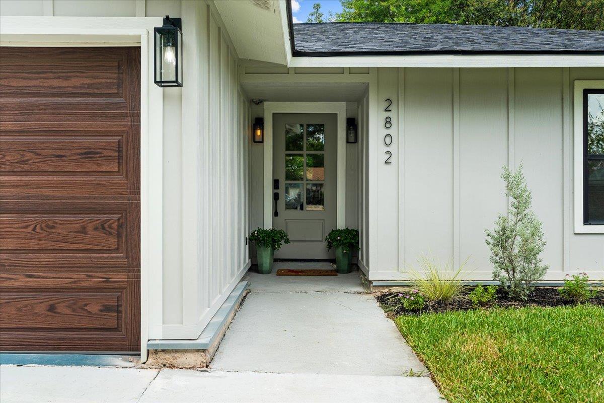 2802  Leeds Cv, photo 2