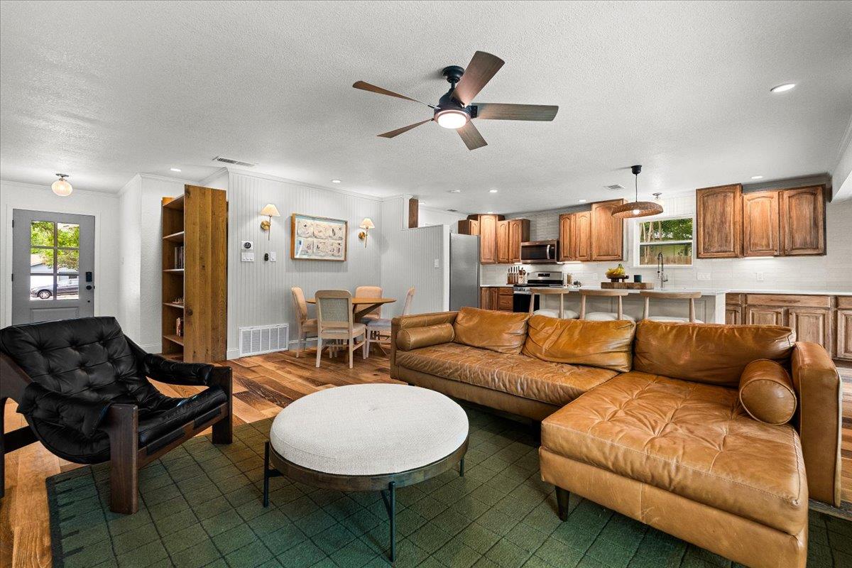 2802  Leeds Cv, photo 6
