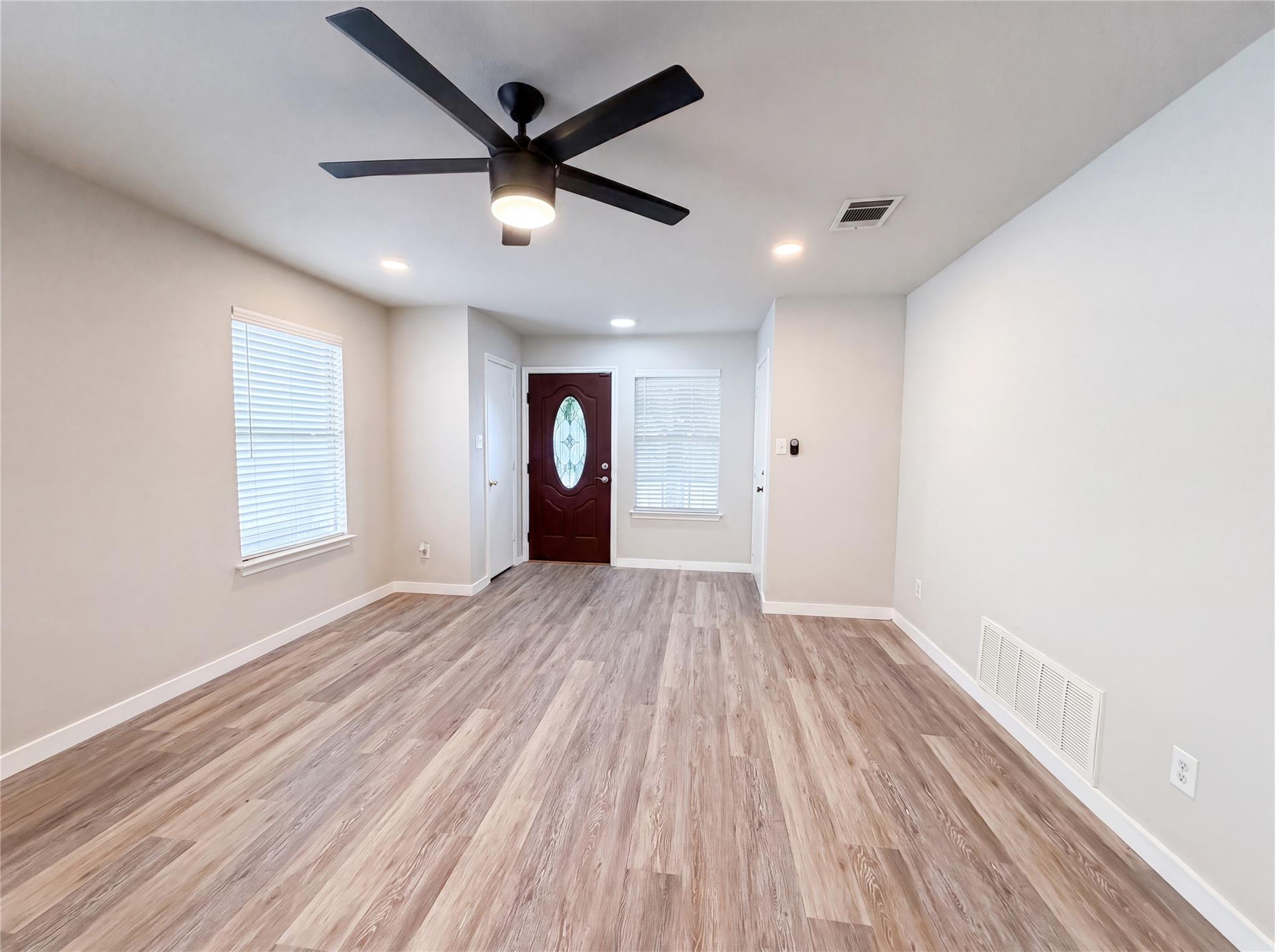 1076  Shadow Creek Blvd, photo 2