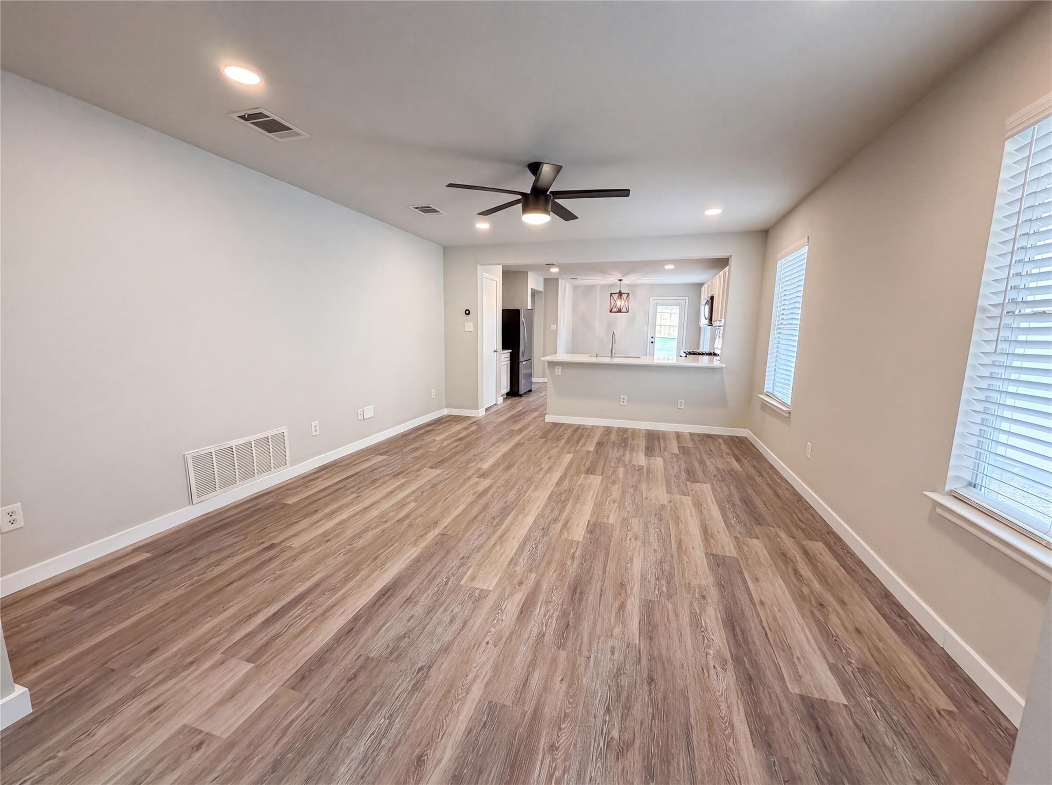 1076  Shadow Creek Blvd, photo 3