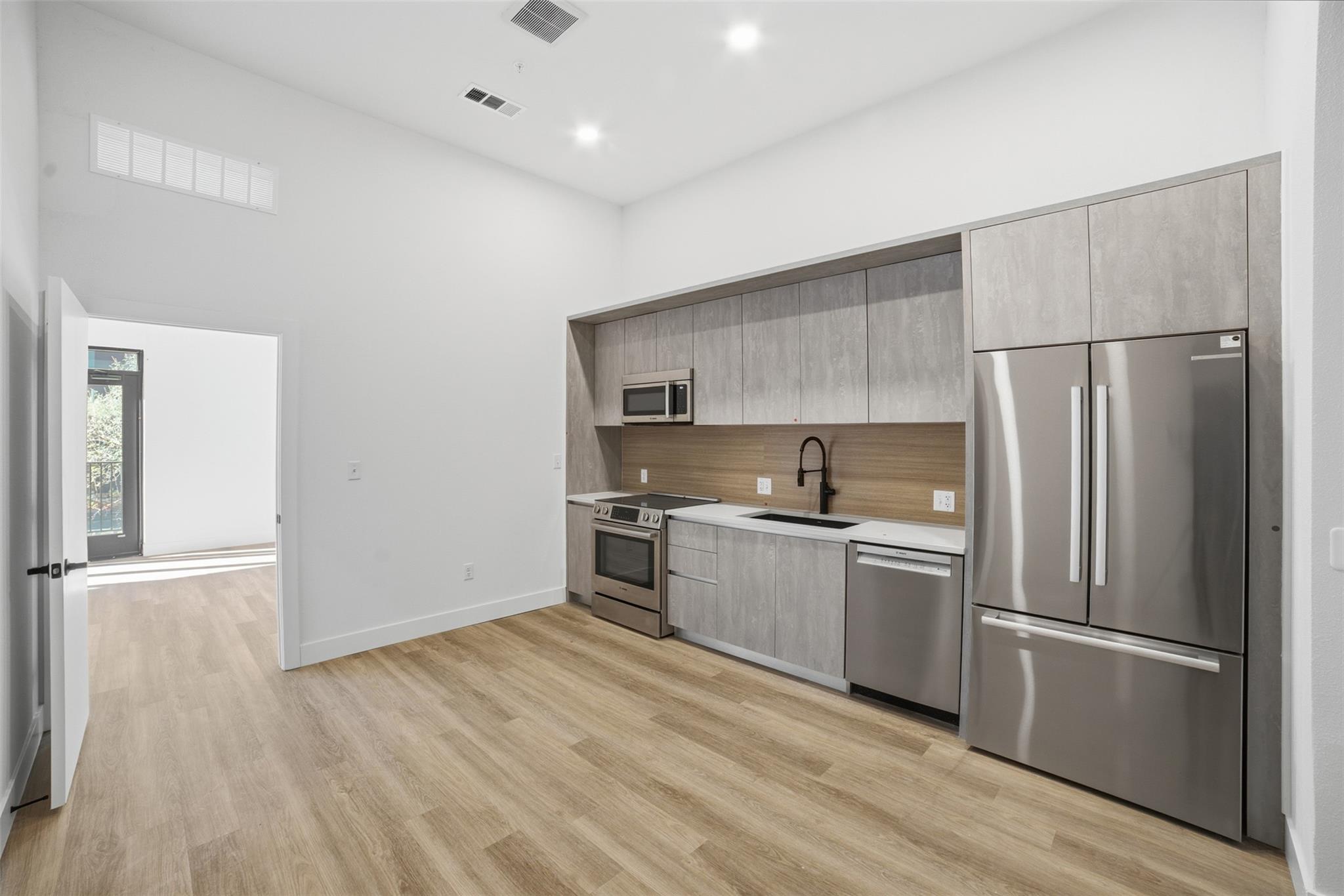 4315 S Congress Ave  #105, photo 5