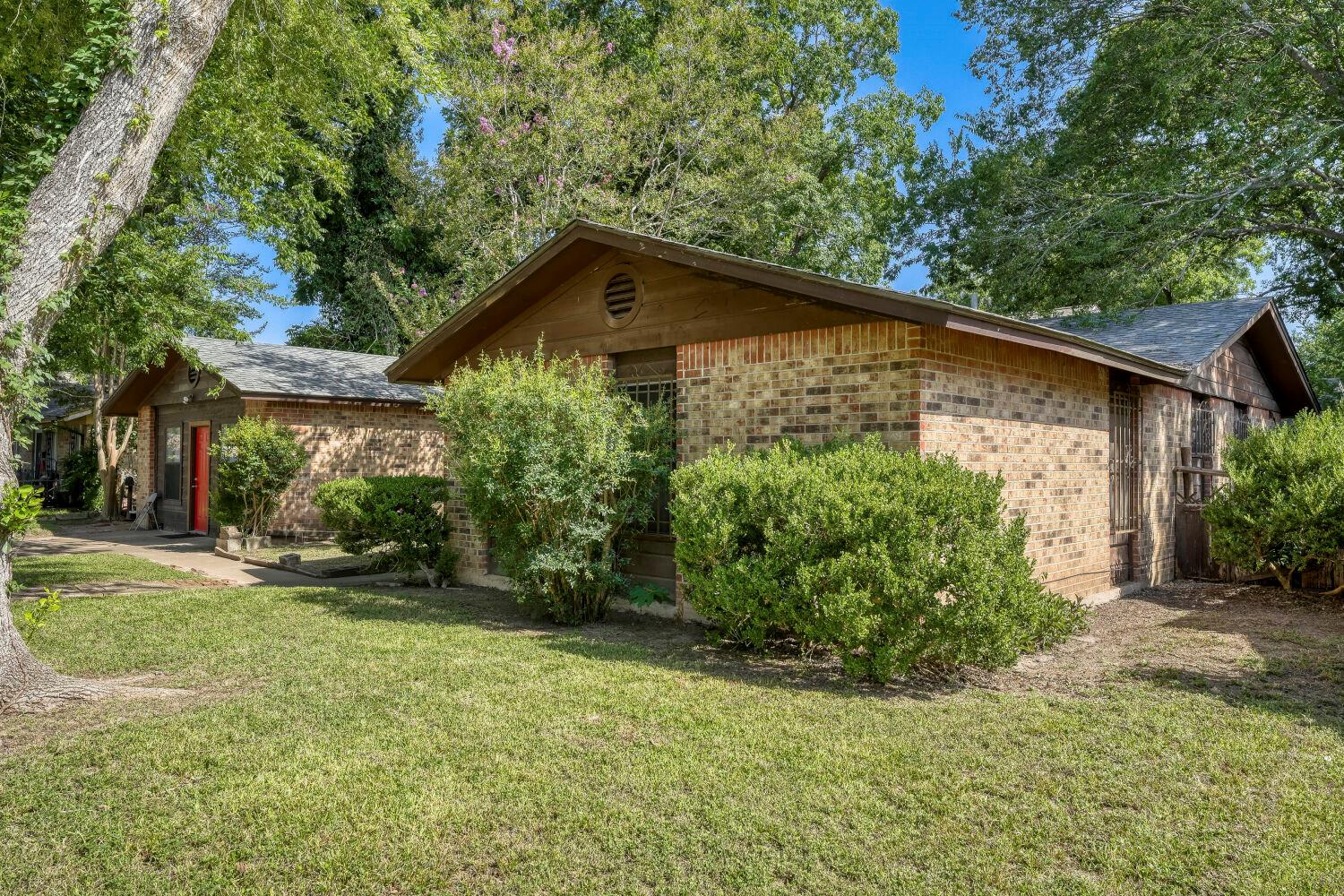 5800  Coolbrook Dr, photo 3