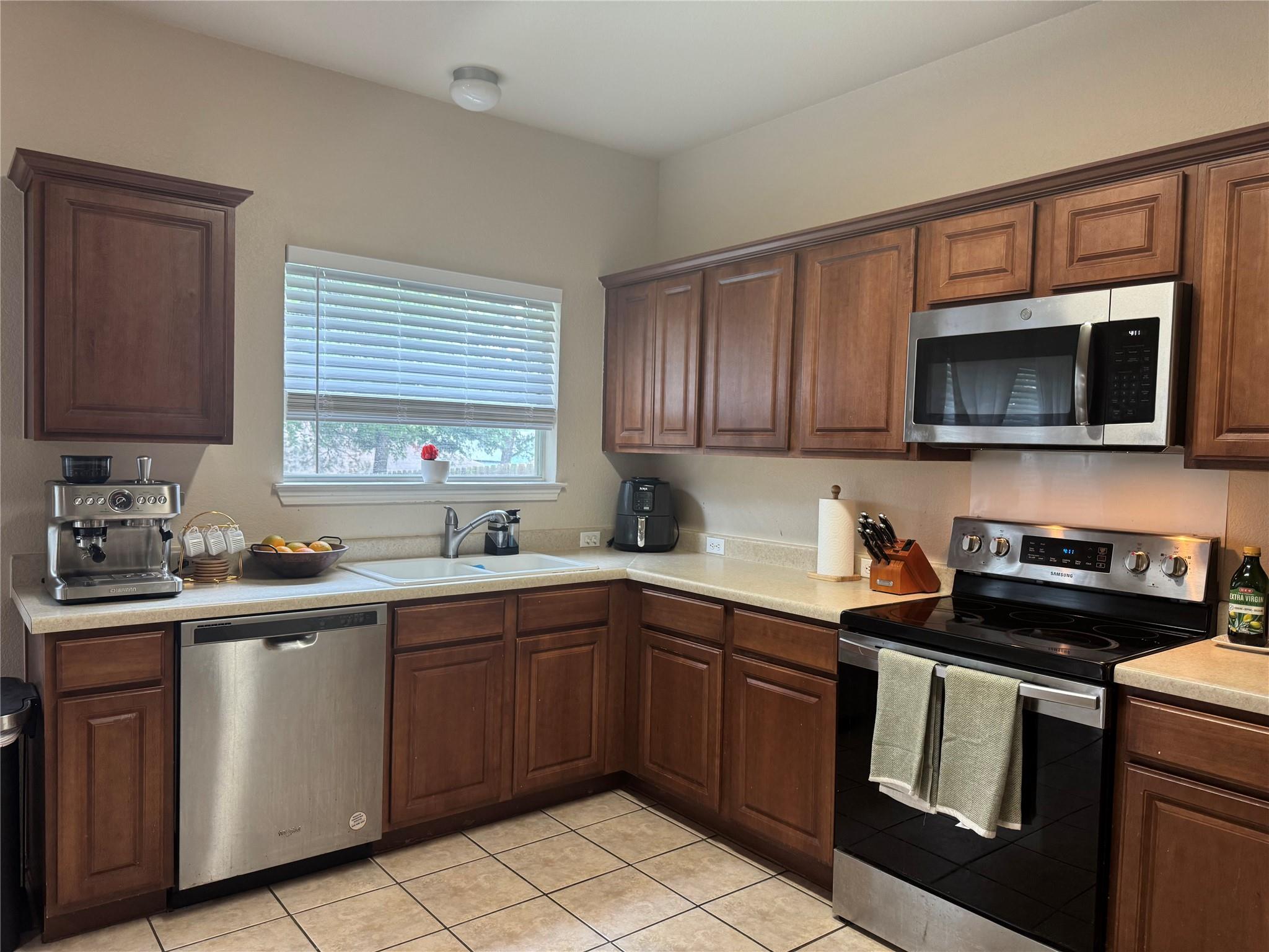 2107  Charlotte Estates Dr, photo 5