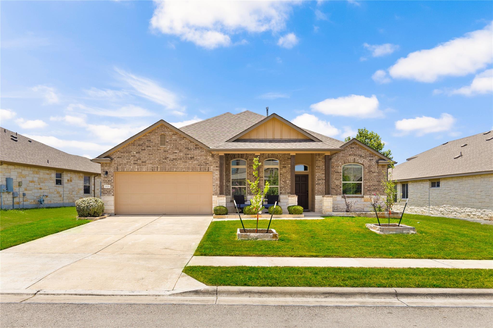 1926  Tawakoni Dr, photo 2