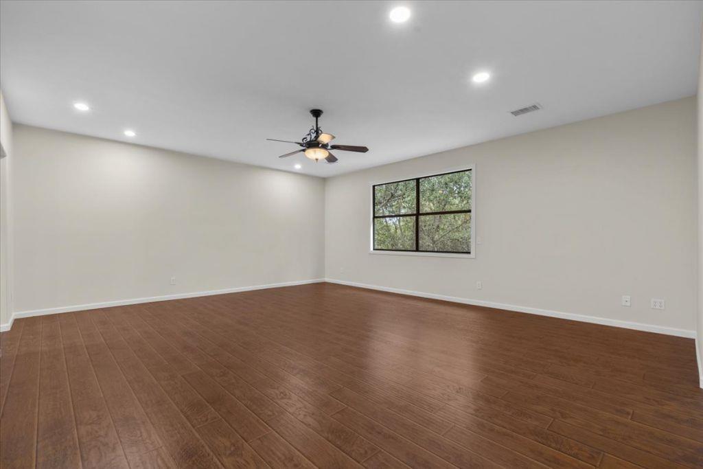 206  Errol Dr, photo 11