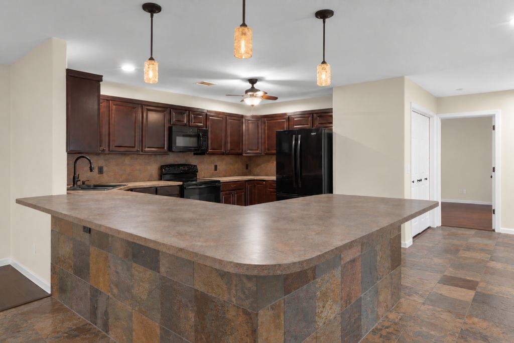 206  Errol Dr, photo 7