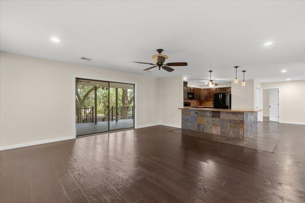 206  Errol Dr, photo 9